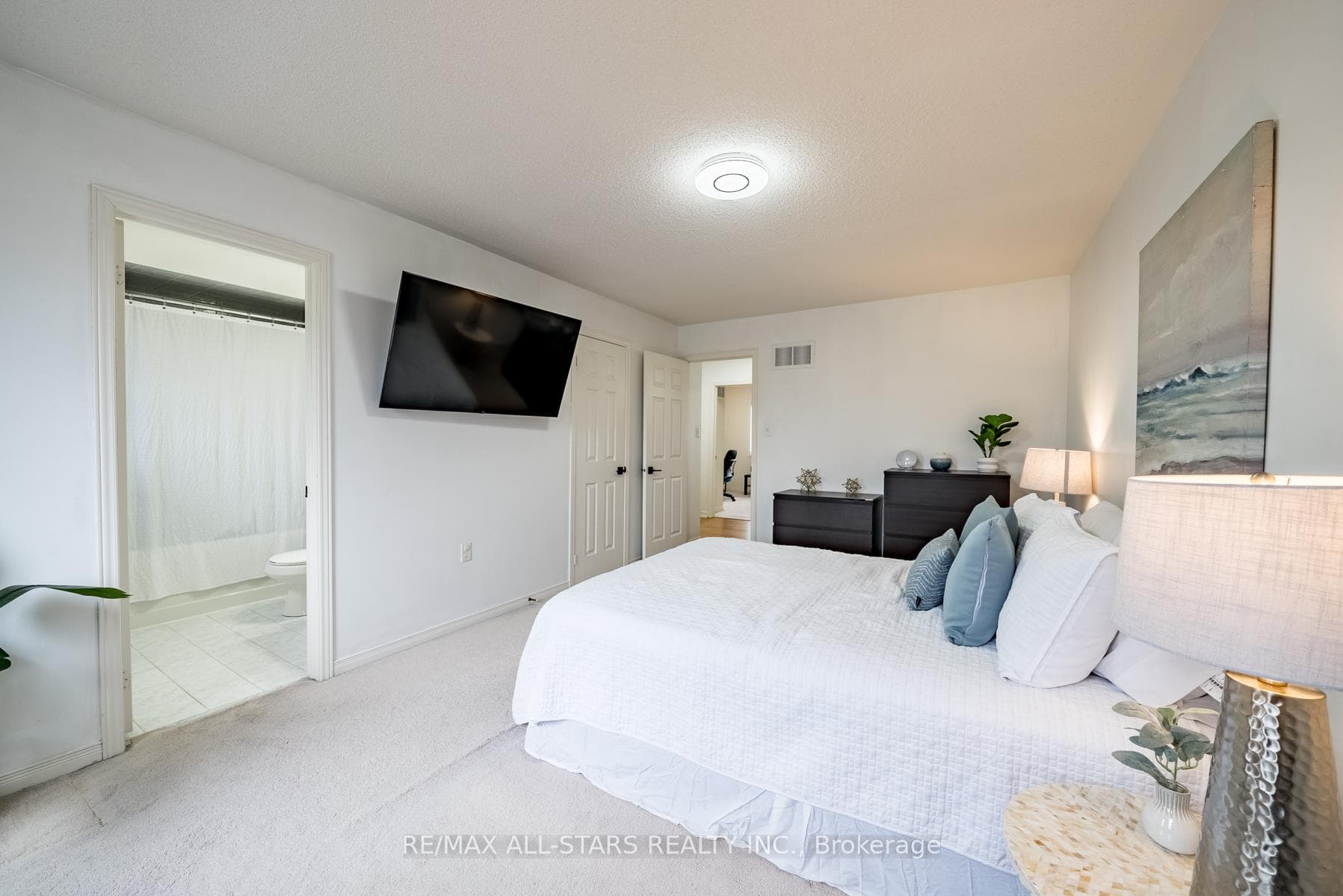 600 Hoover Park Drive photo 15