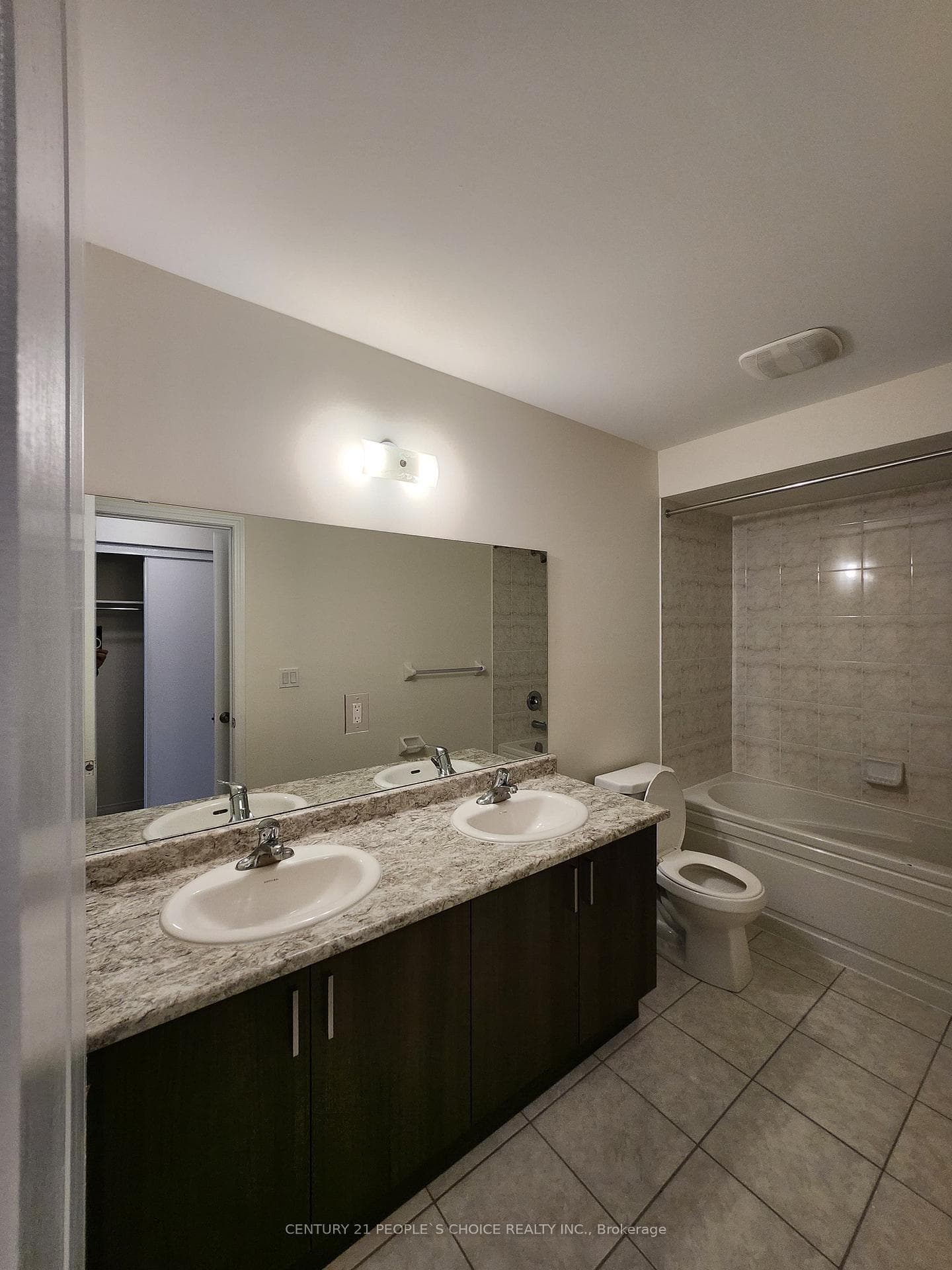 527 Old Harwood Avenue photo 3