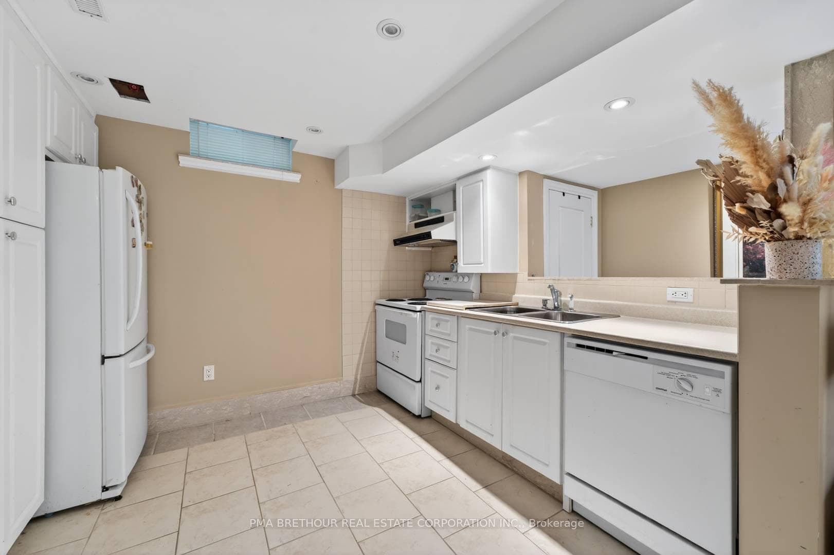50 Patna Crescent photo 21
