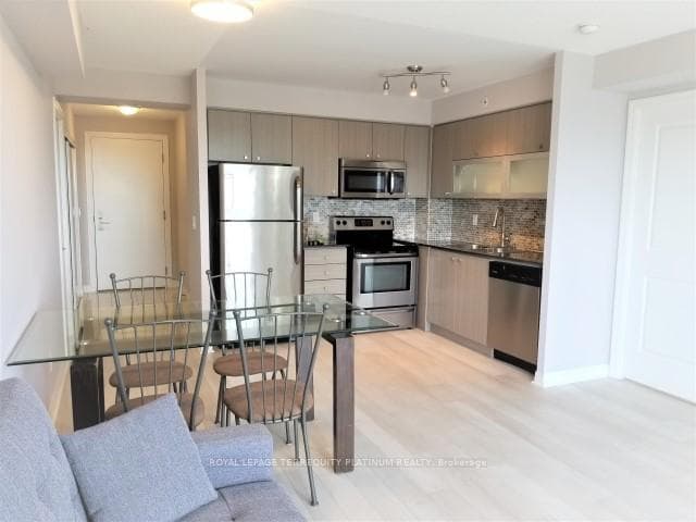 275 Yorkland Road Unit 2506 photo 4