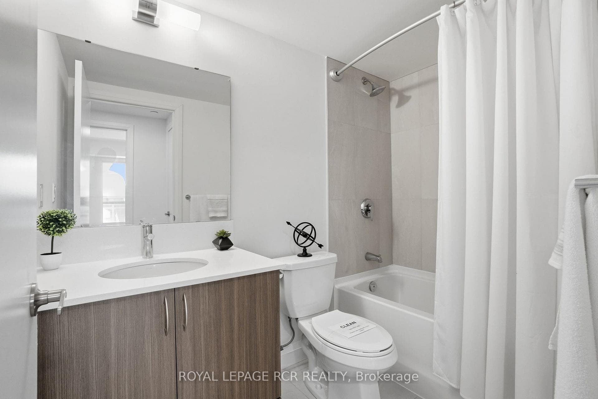 Main 4pce Bathroom