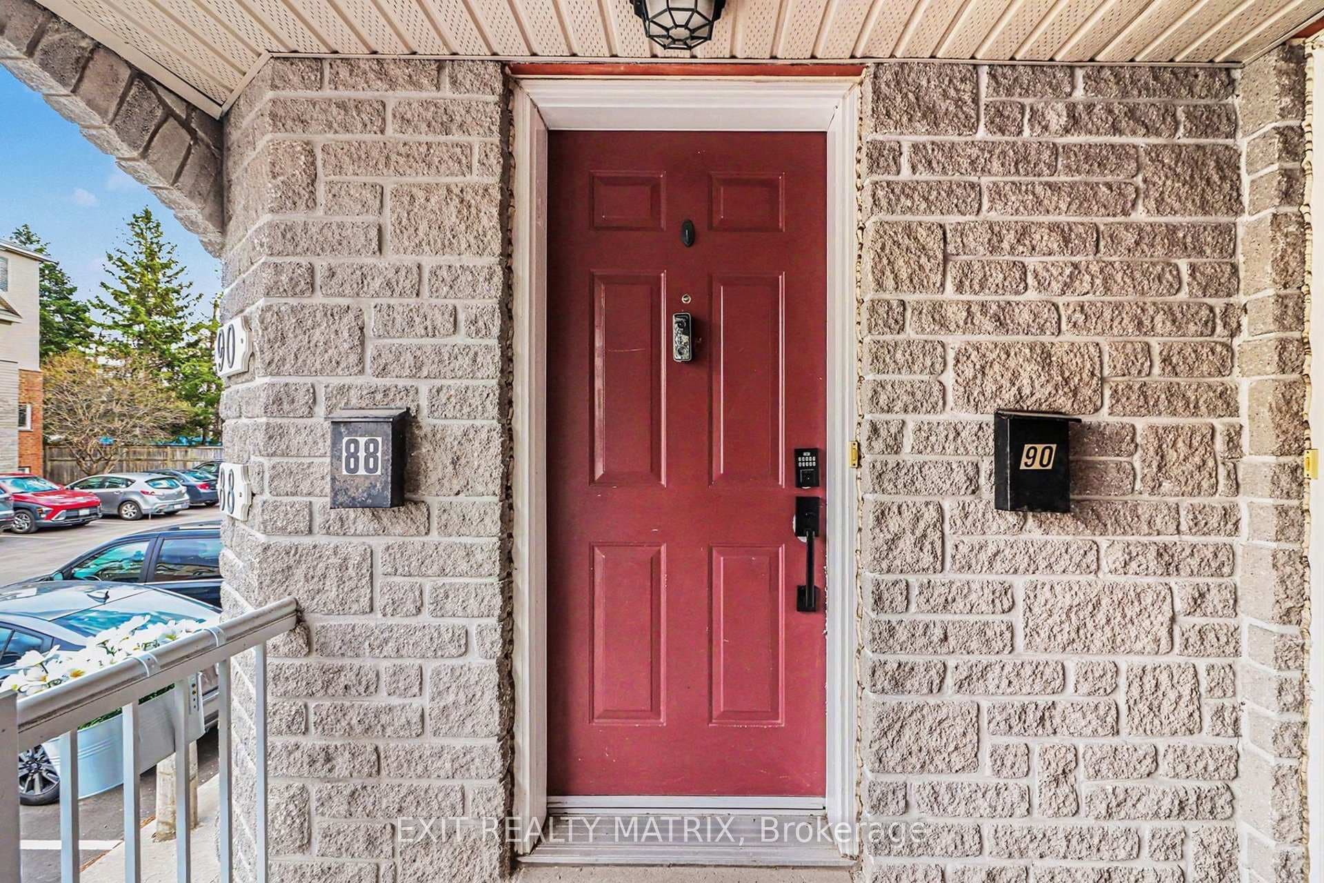 88 Strathaven Private photo 3