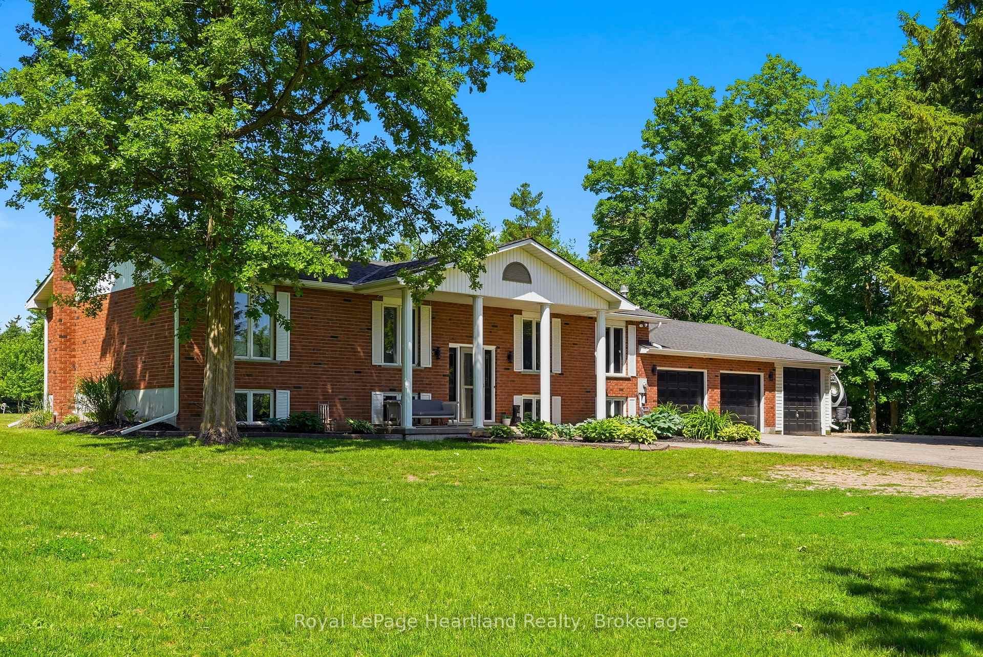 1041 Howick Street photo 4