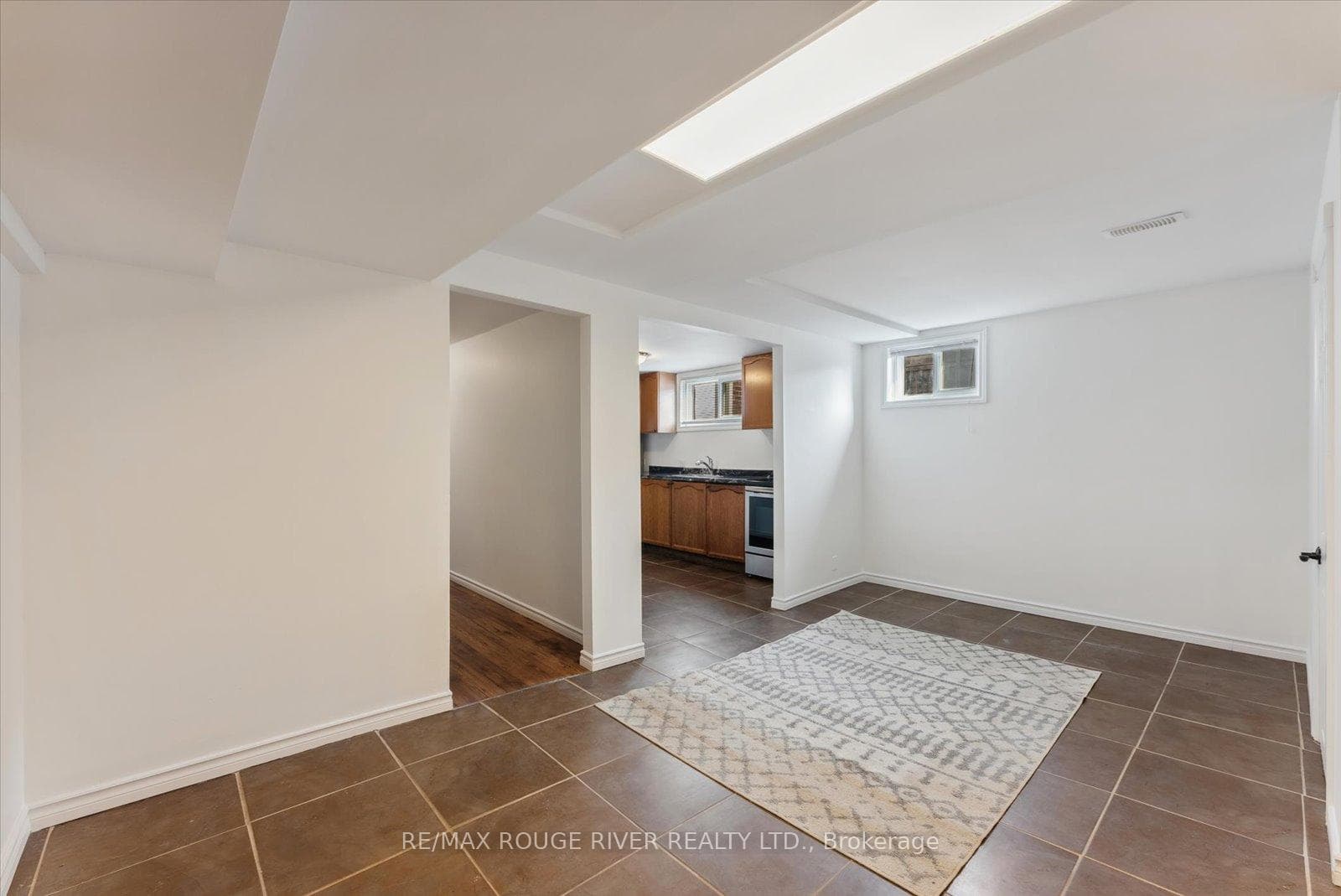 1121 Brock Street Unit Bsmt photo 14