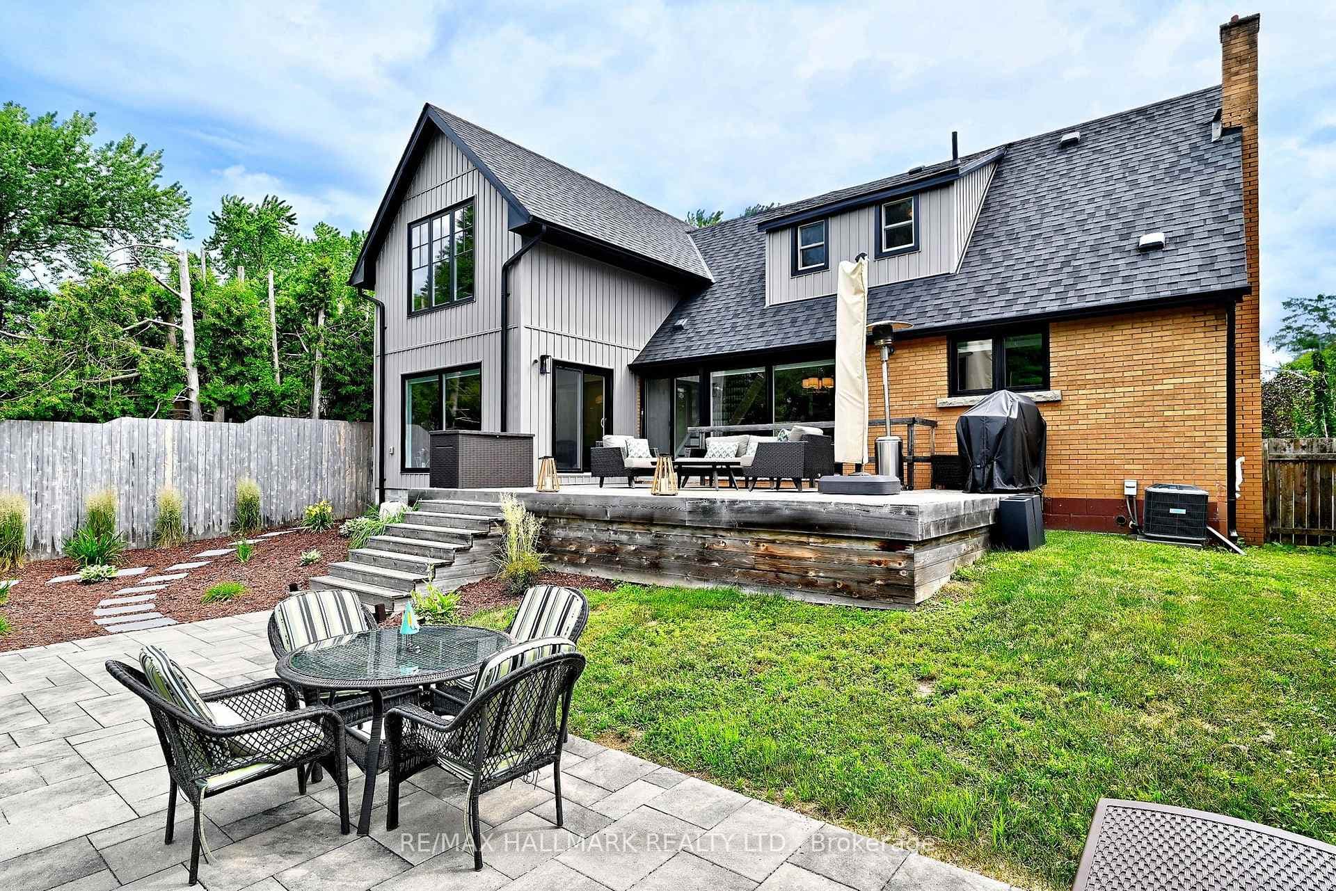 334 Stewart Street photo 41