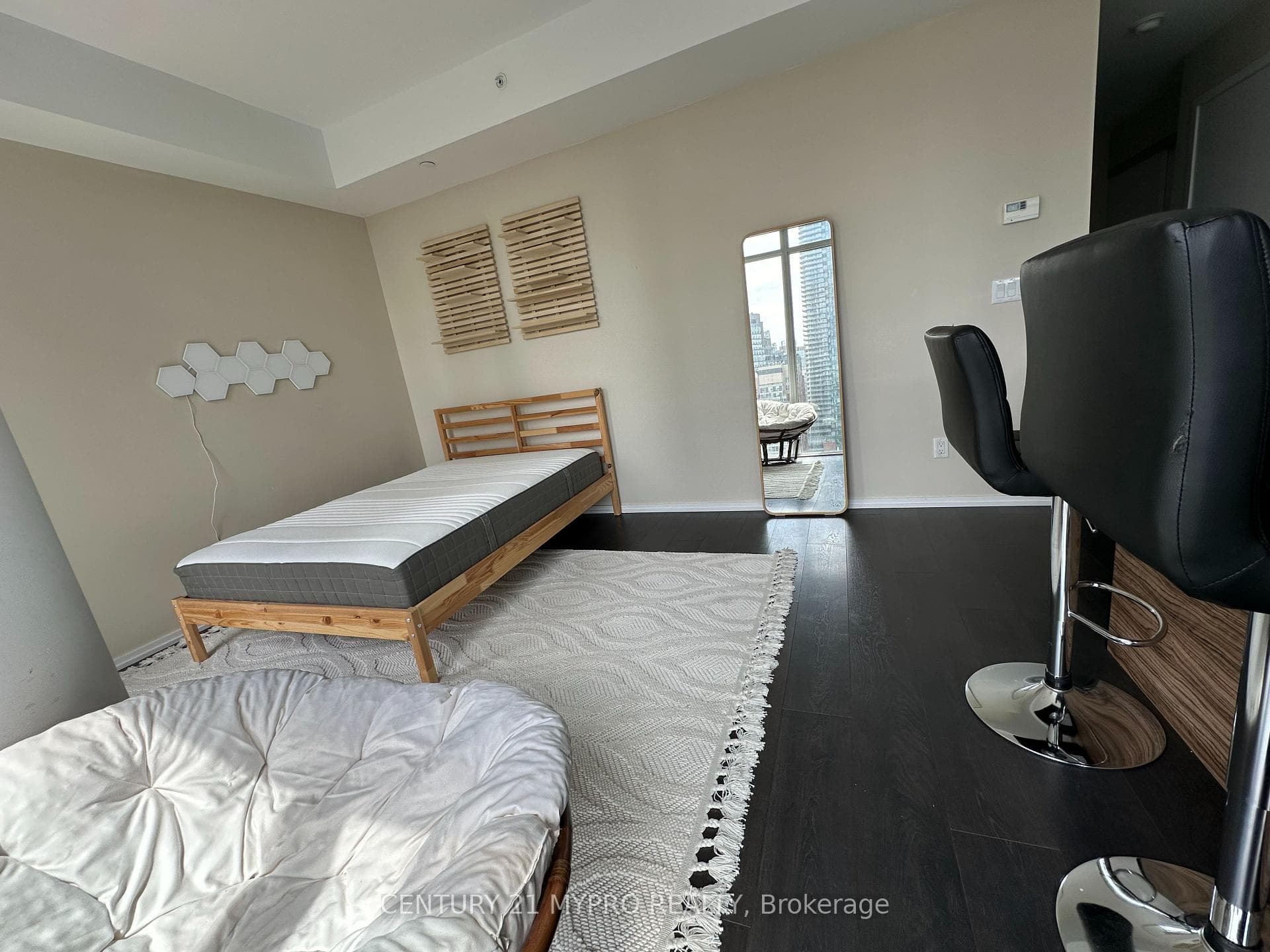 75 St Nicholas Street Unit 1203 photo 3