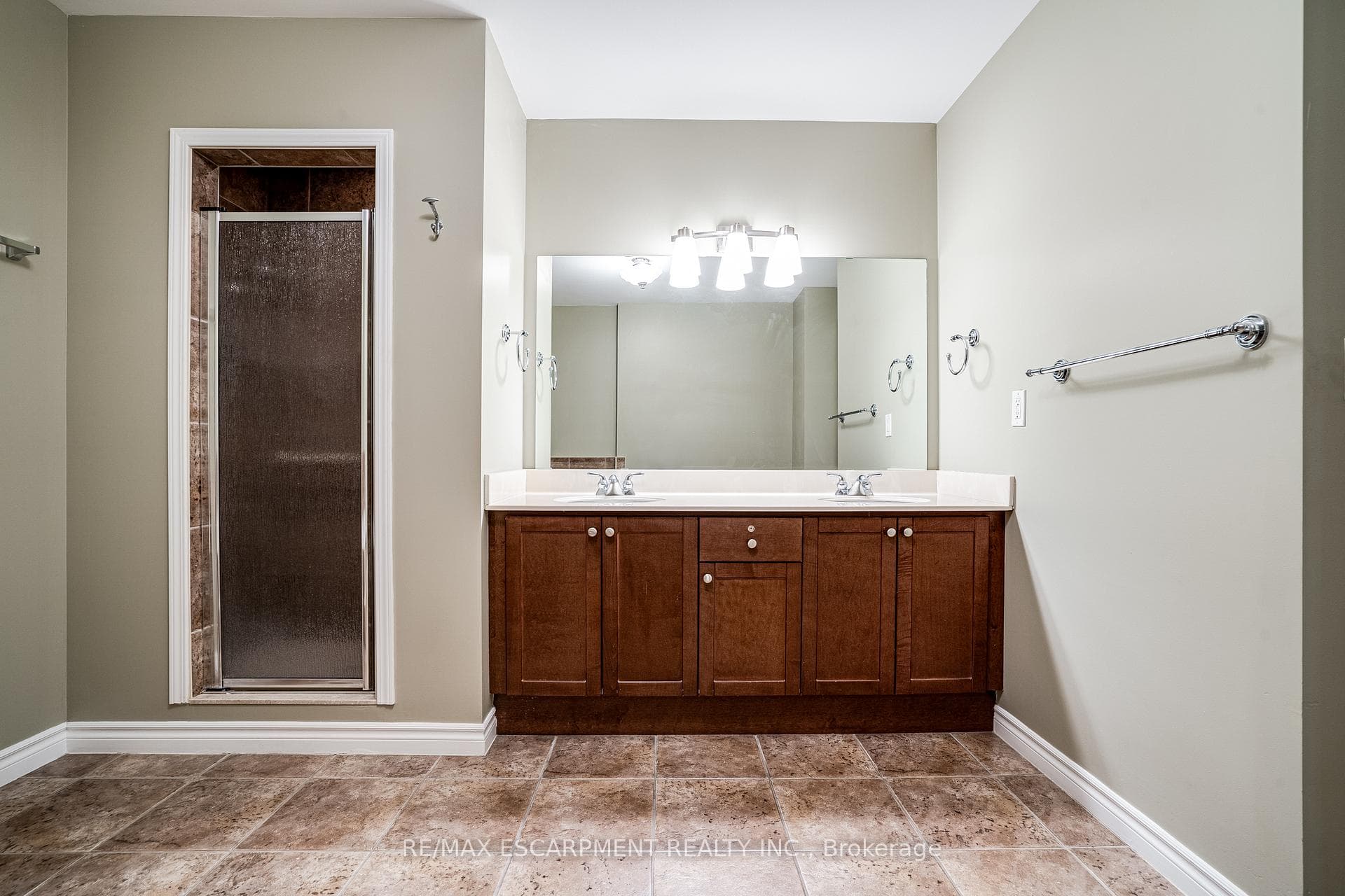 3000 Creekside Drive Unit 801 photo 9
