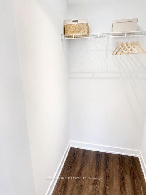 448 Burnhamthrope Road Unit 6607 photo 10