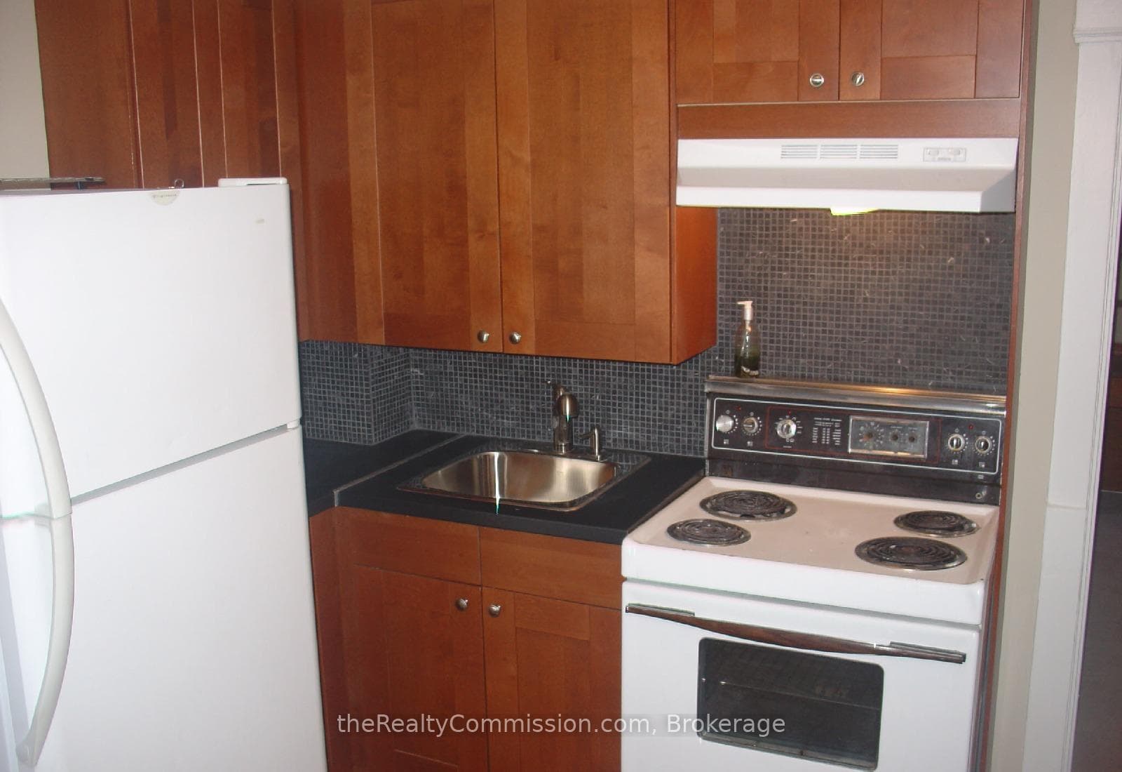 160 Annette Street Unit 1 photo 3