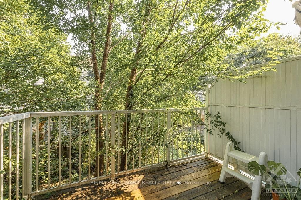 510 BURLEIGH photo 15