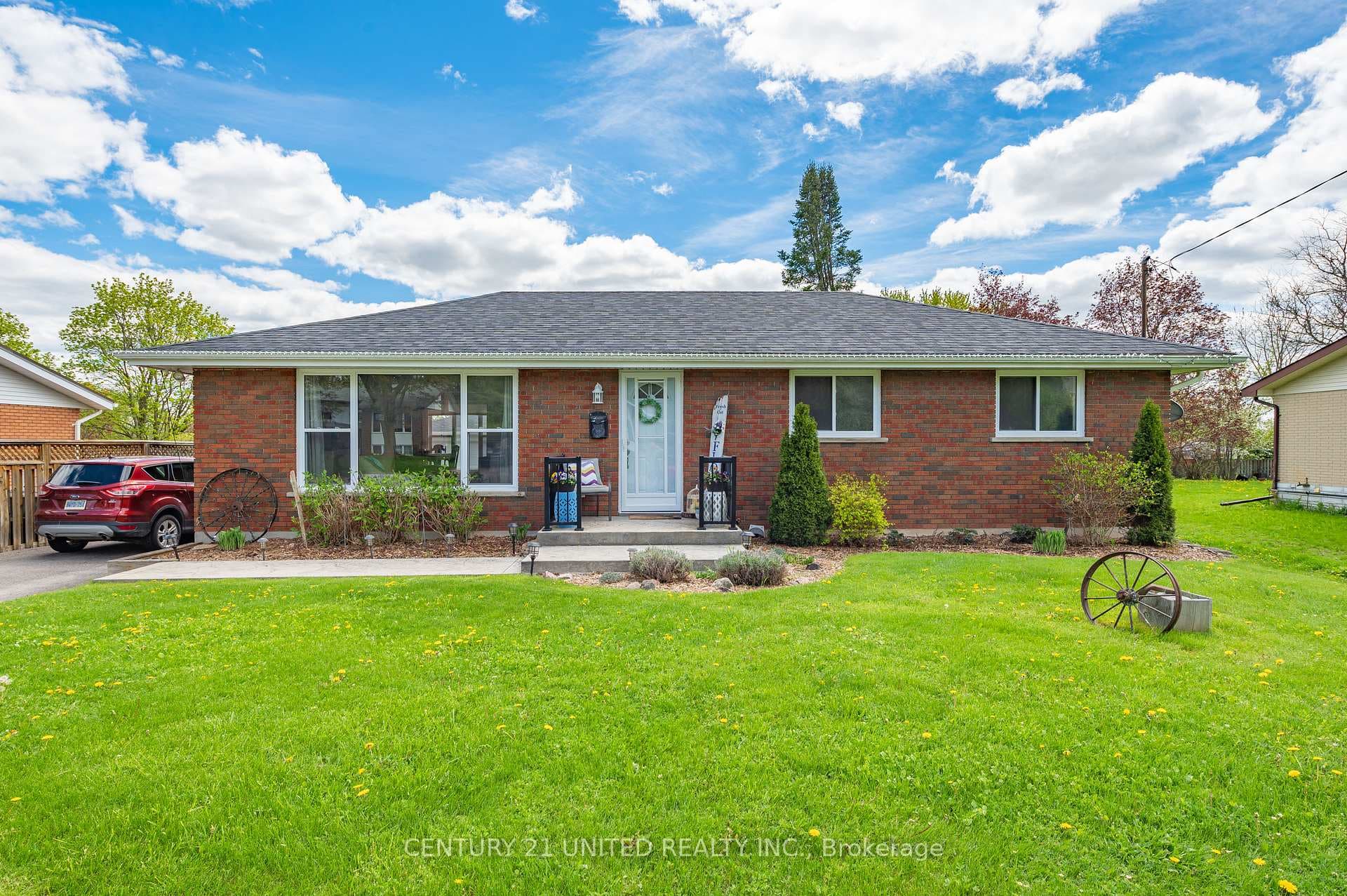 329 Plati Avenue photo 1