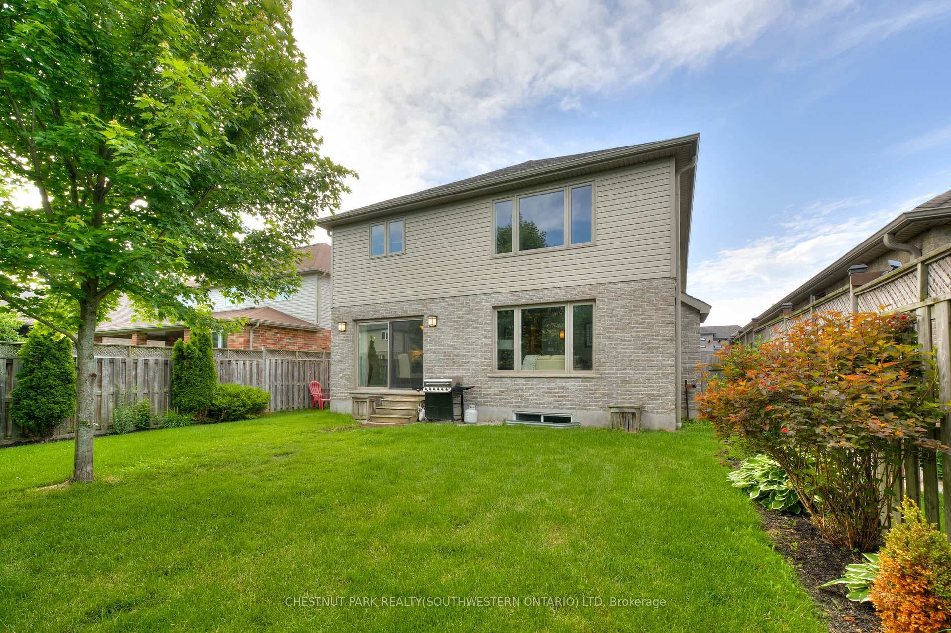 46 La Salle Street photo 29