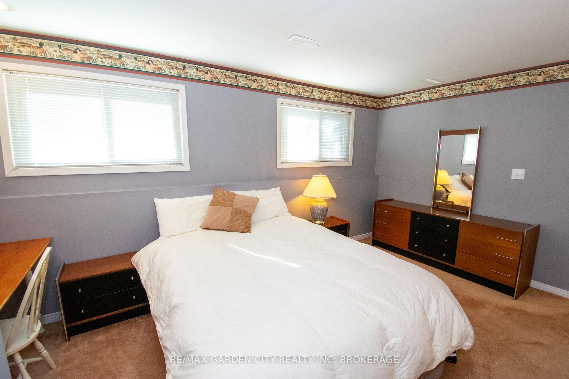 Spacious 4th bedroom in lower level