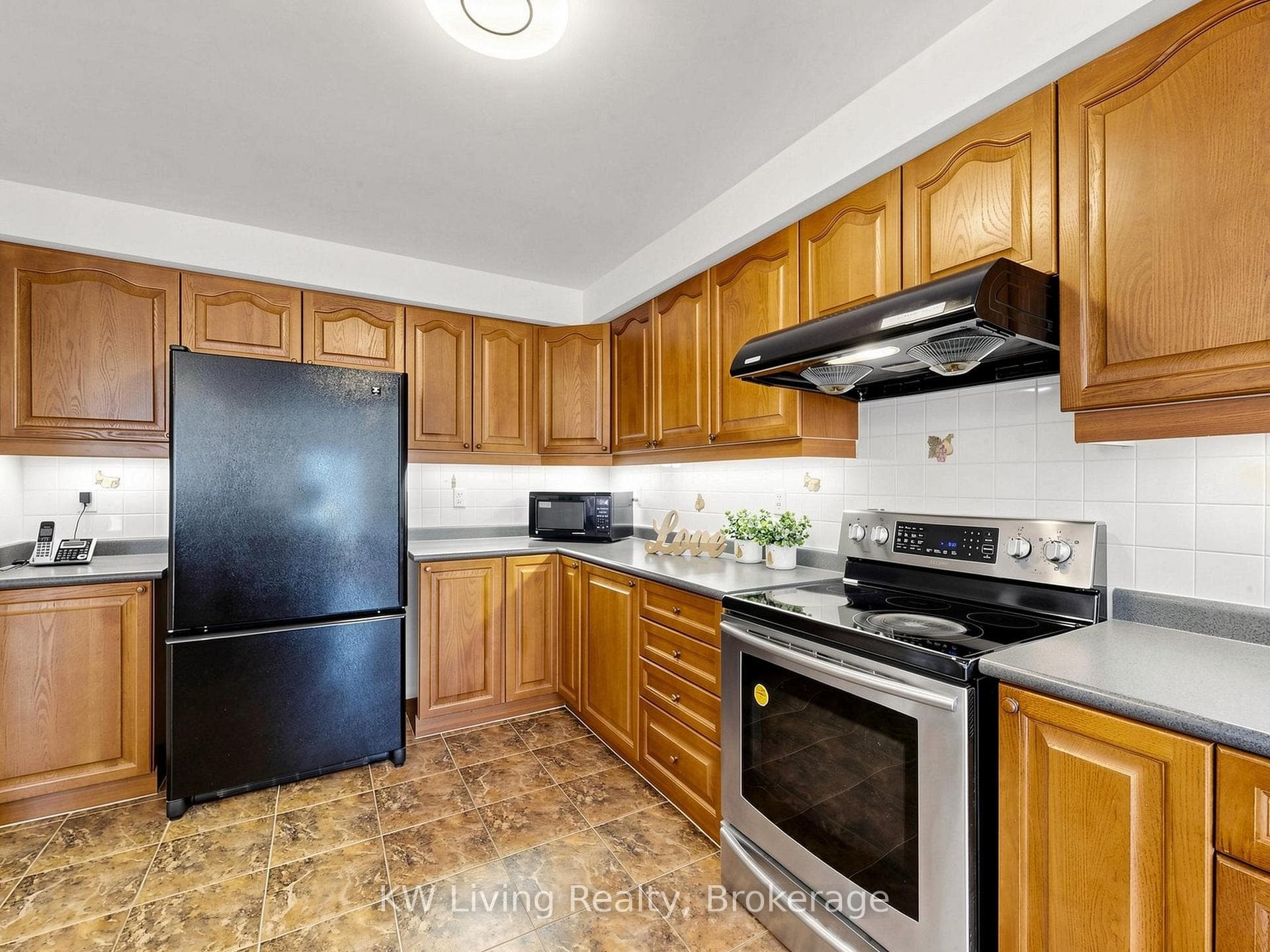3385 Southwick Street photo 14