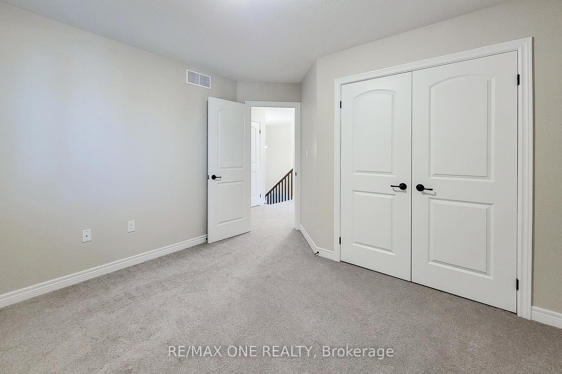 14 Bowman Crescent photo 25