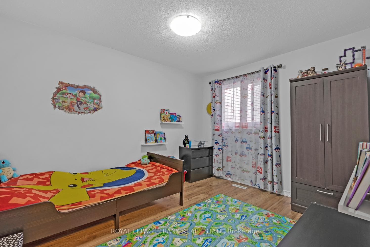 810 Hyland Street photo 25