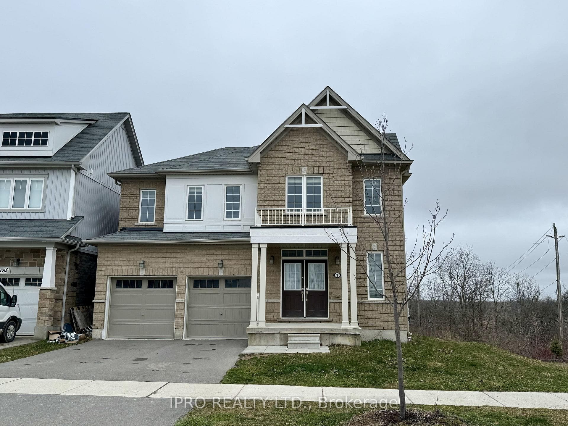 1 Fleming Crescent photo 1