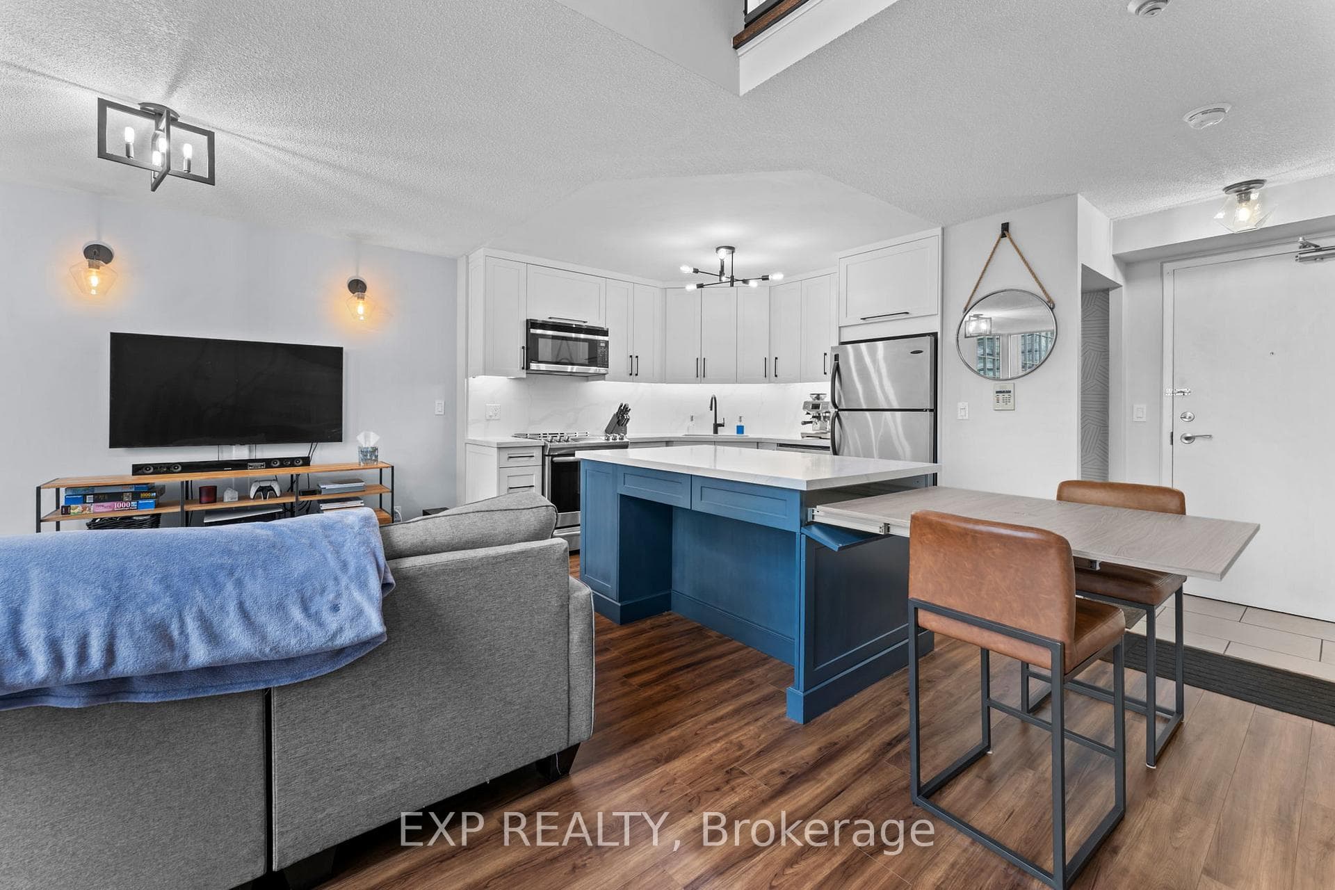 250 Manitoba Street Unit 637 photo 8