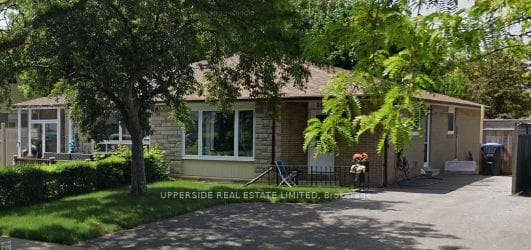 164 Earnscliffe Circle Unit Upper photo 1