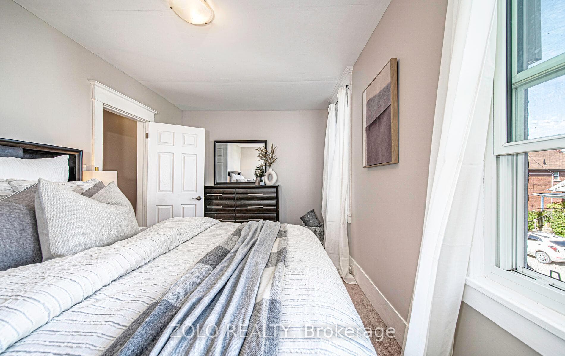 157 Agnes St Oshawa