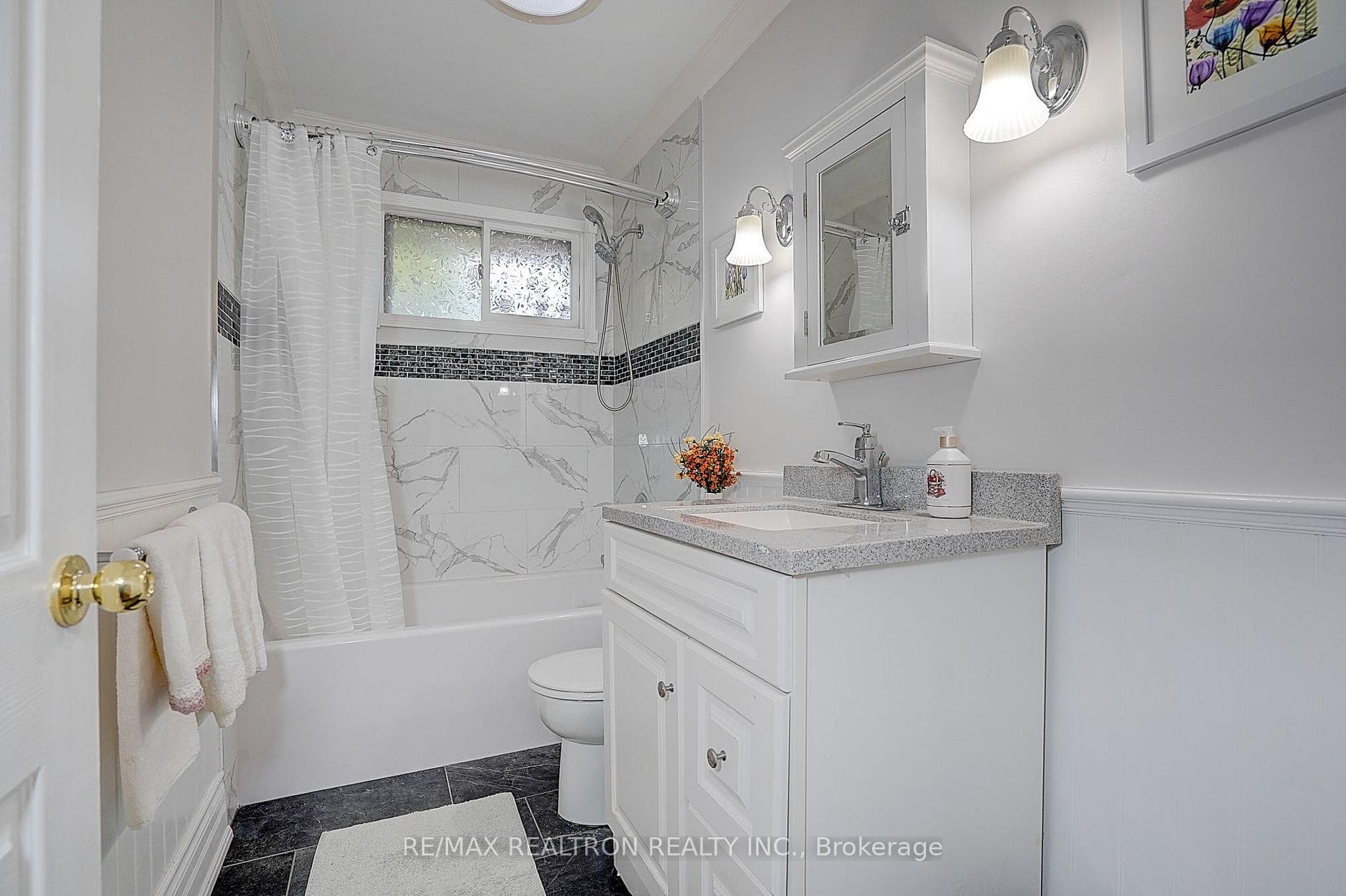 583 Pinewood Street photo 24