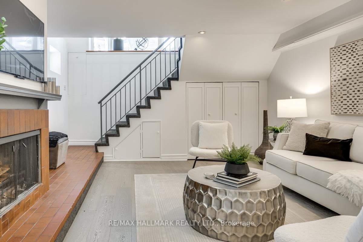 49 Harcourt Avenue photo 12