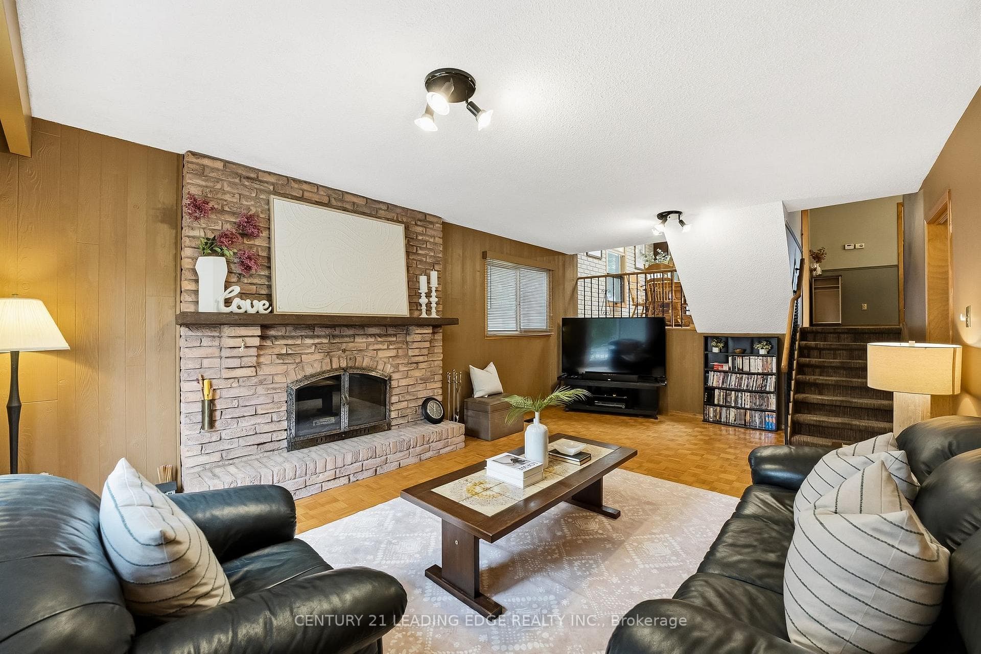 63 Lakeridge Road photo 32