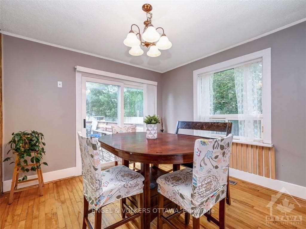 53 SMITHS FALLS Avenue photo 7