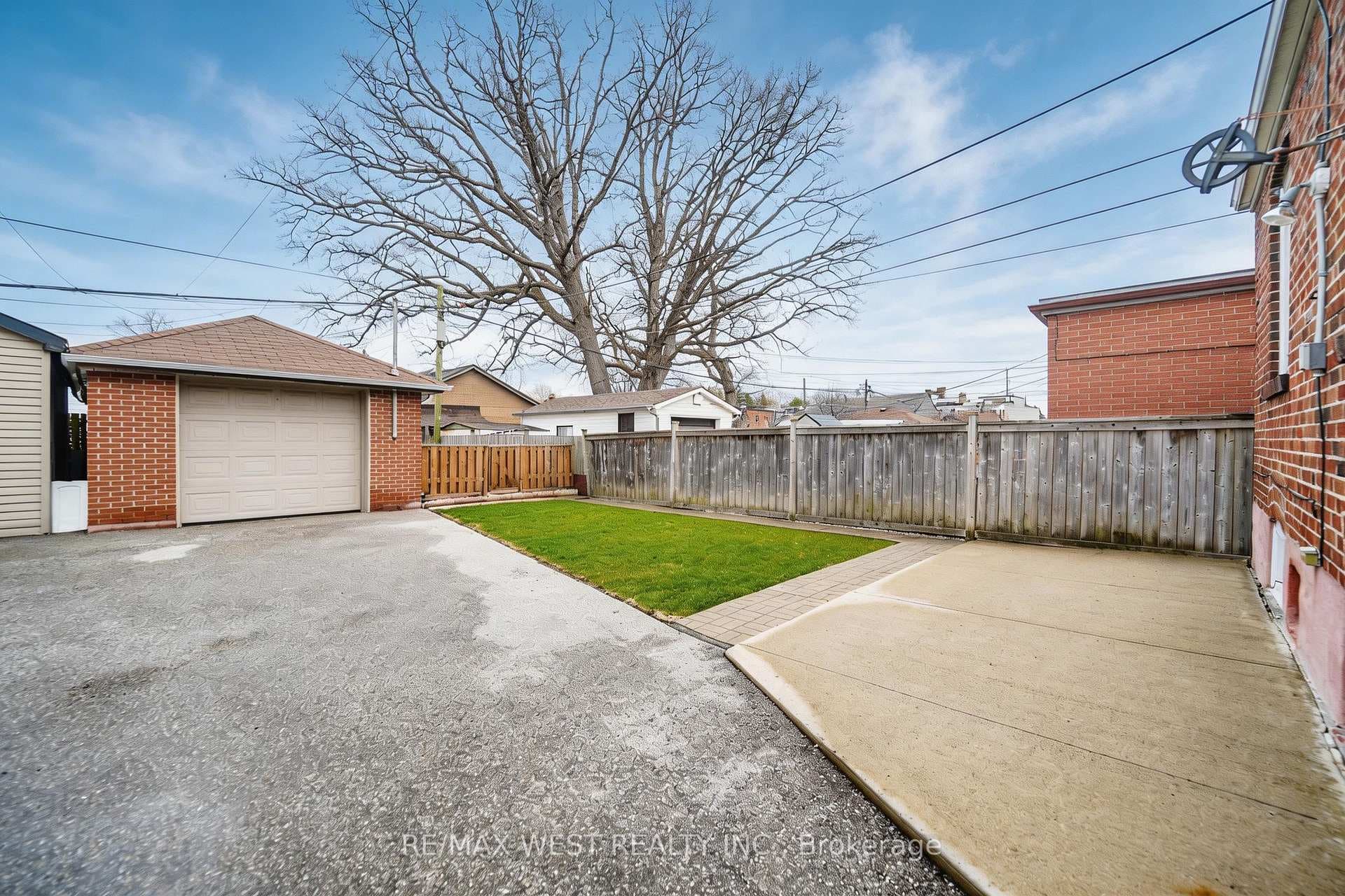 617 Caledonia Road photo 2