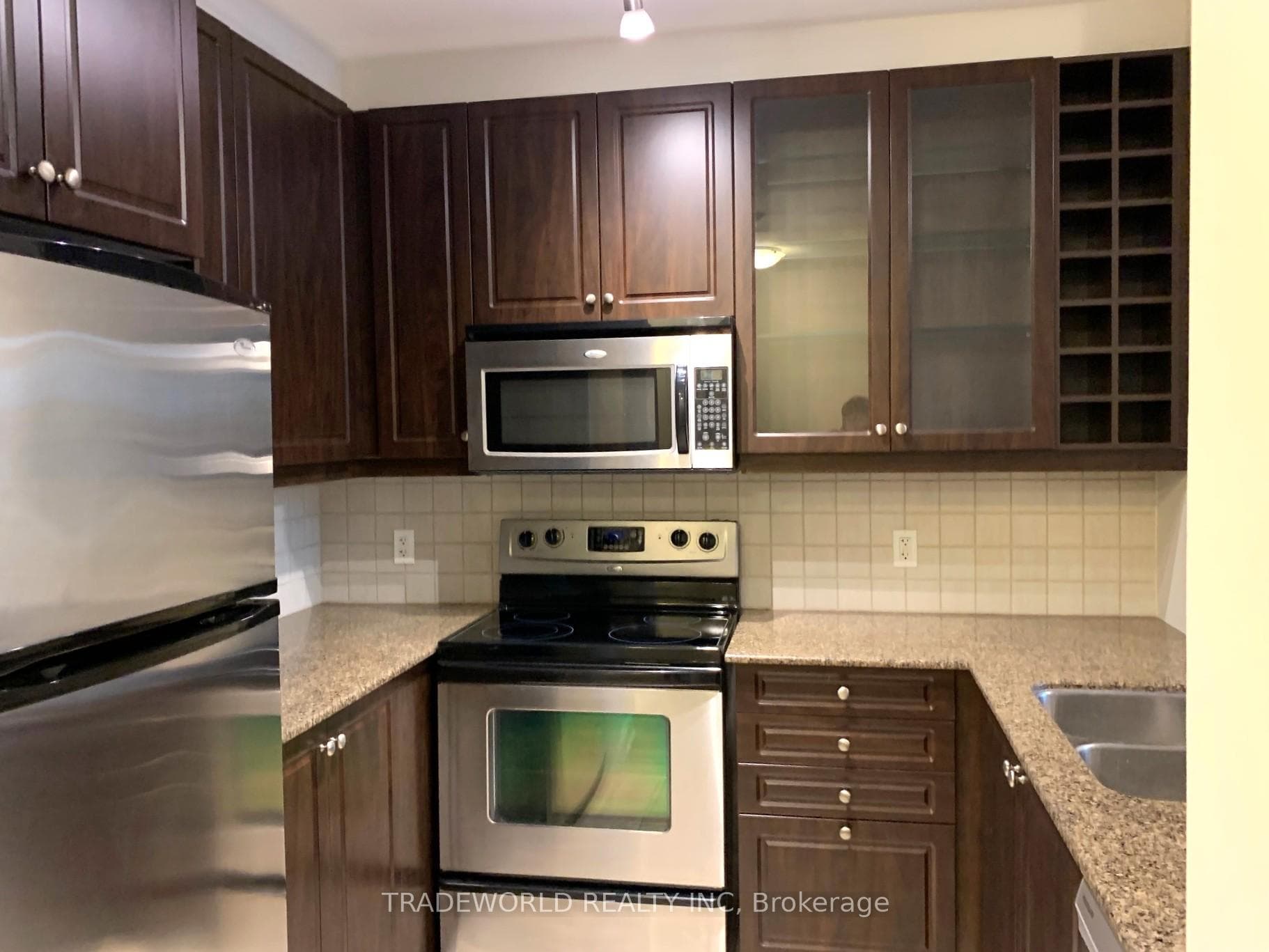 88 Broadway Avenue Unit 306 photo 6