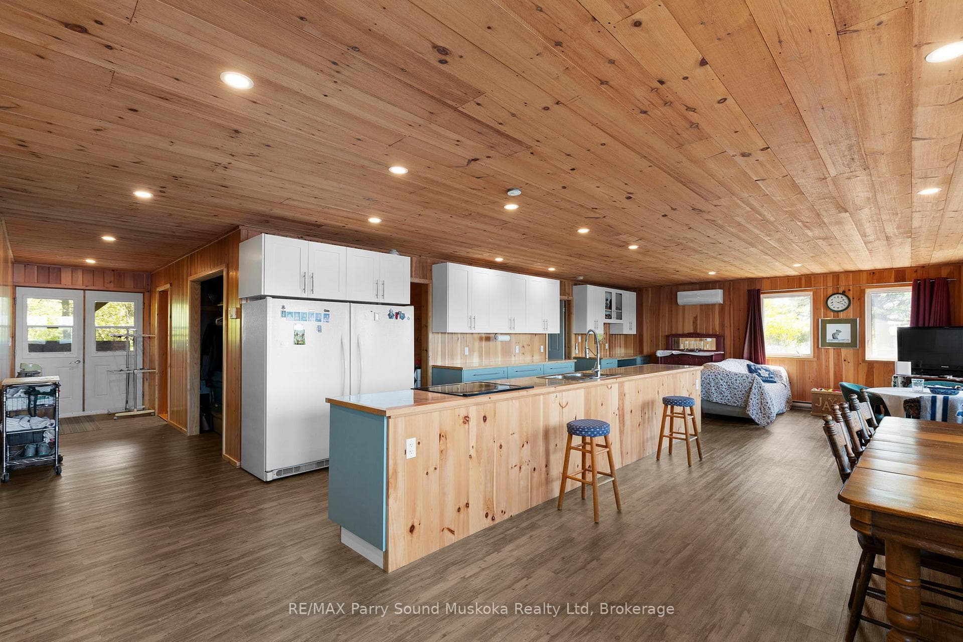 16 B55 Island N/A photo 25