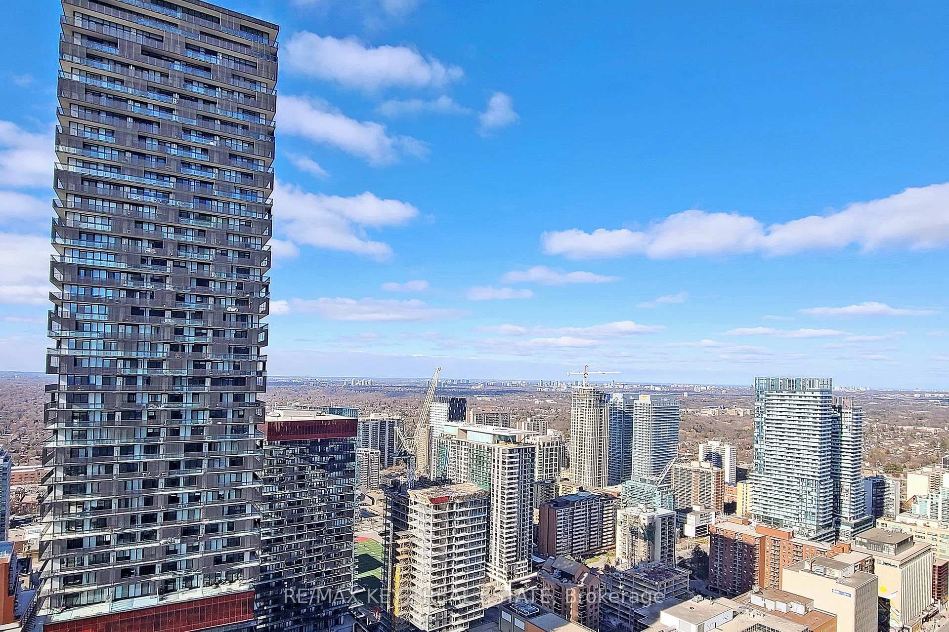 2221 Yonge Street Unit 4310 photo 19