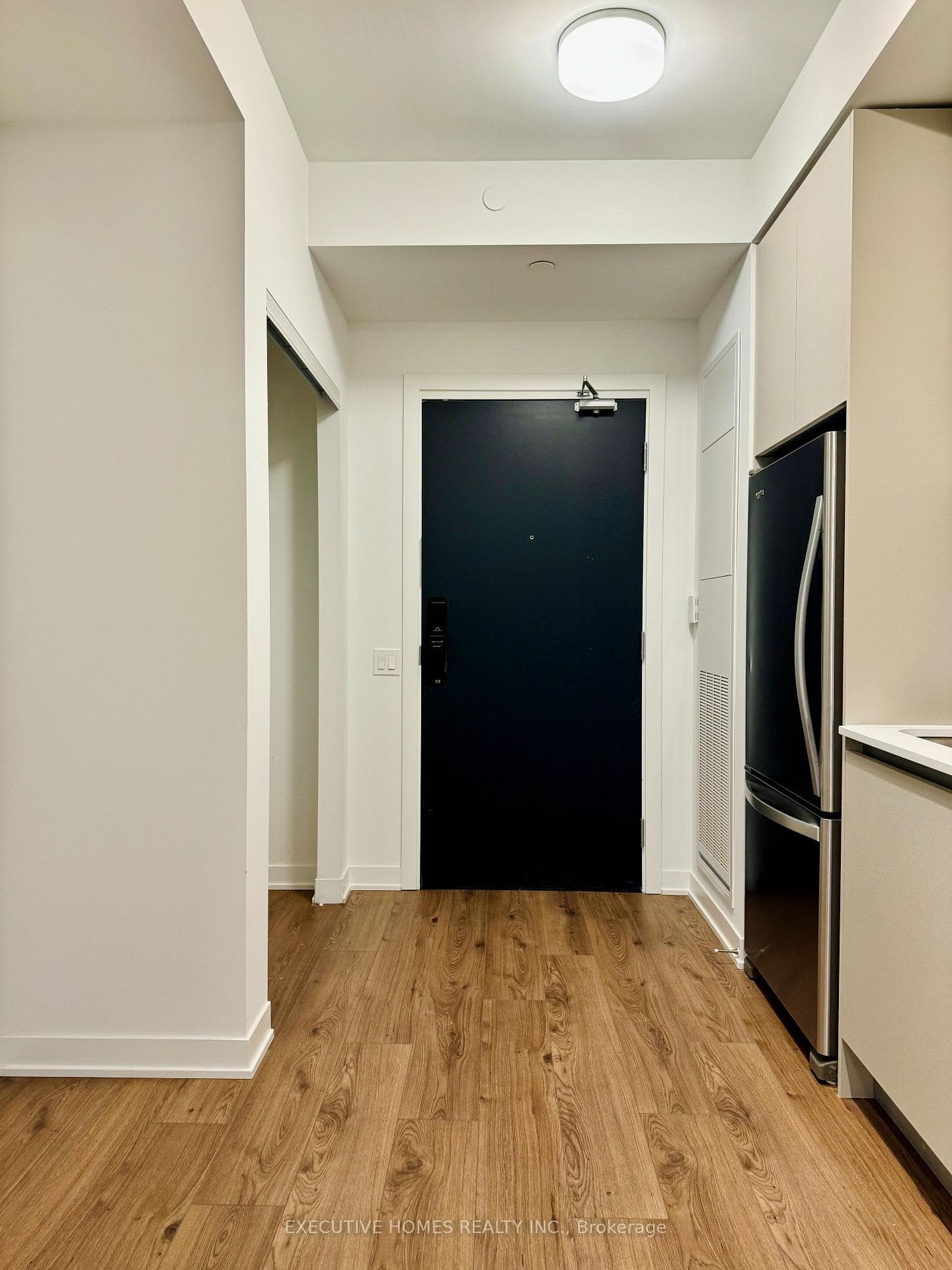 395 Dundas Street Unit 629 photo 13