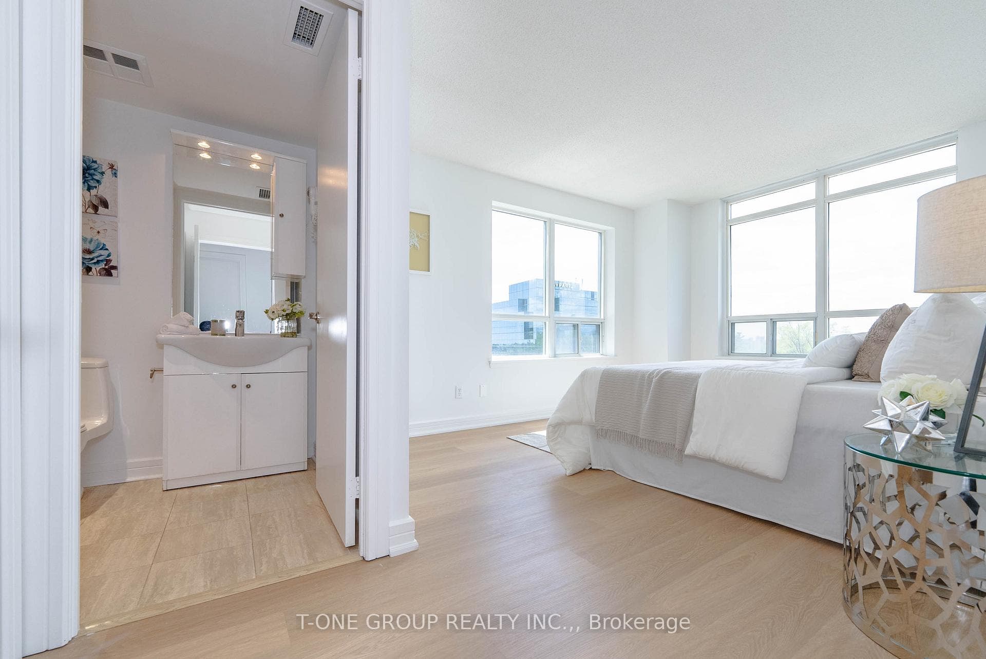 18 Harrison Garden Boulevard Unit 510 photo 15