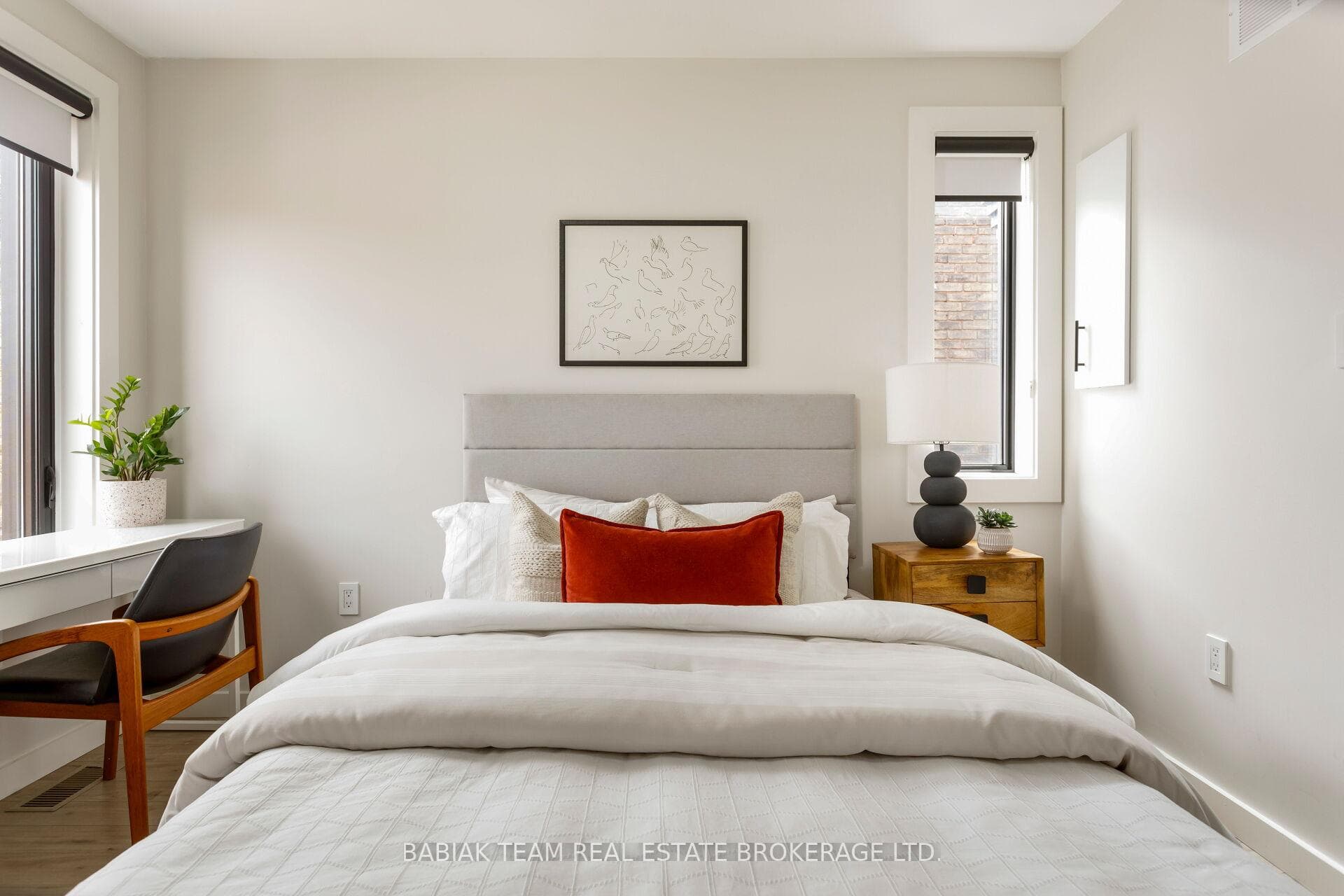 497 Keele Street photo 44