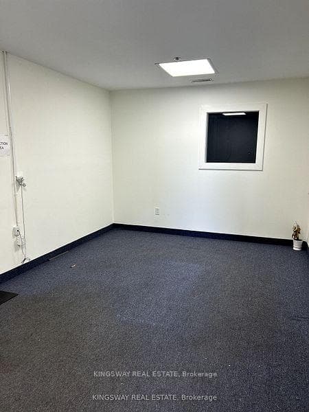 2740A Slough Street Unit 2 photo 3
