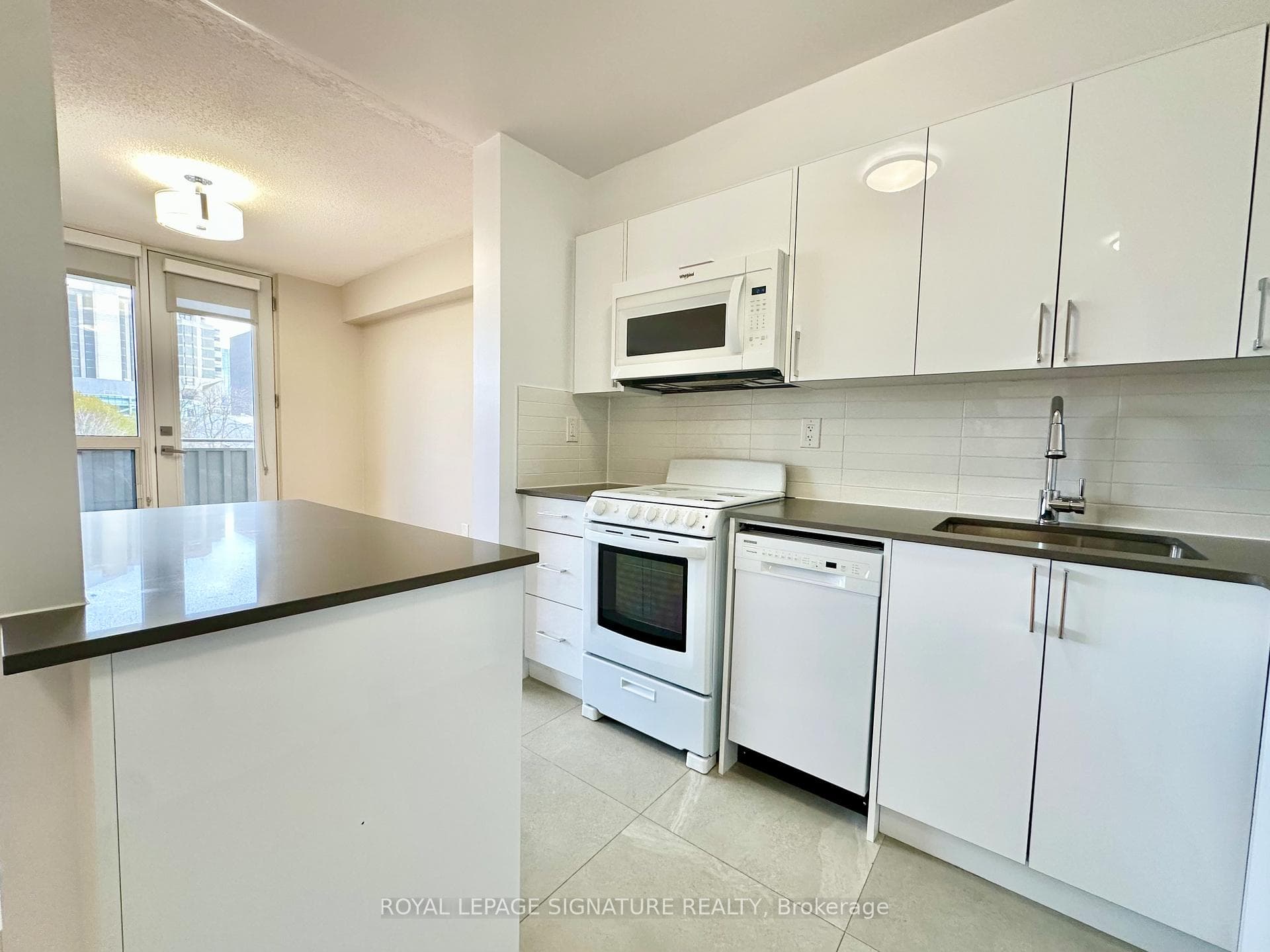 666 Spadina Avenue Unit 1209 photo 8