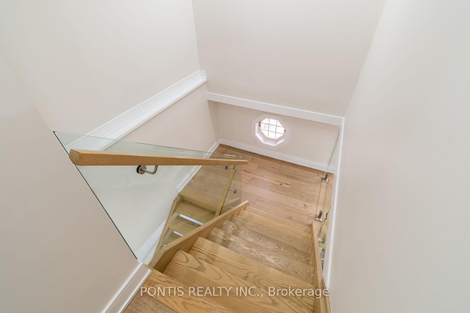 38 Kempenfelt Drive photo 18