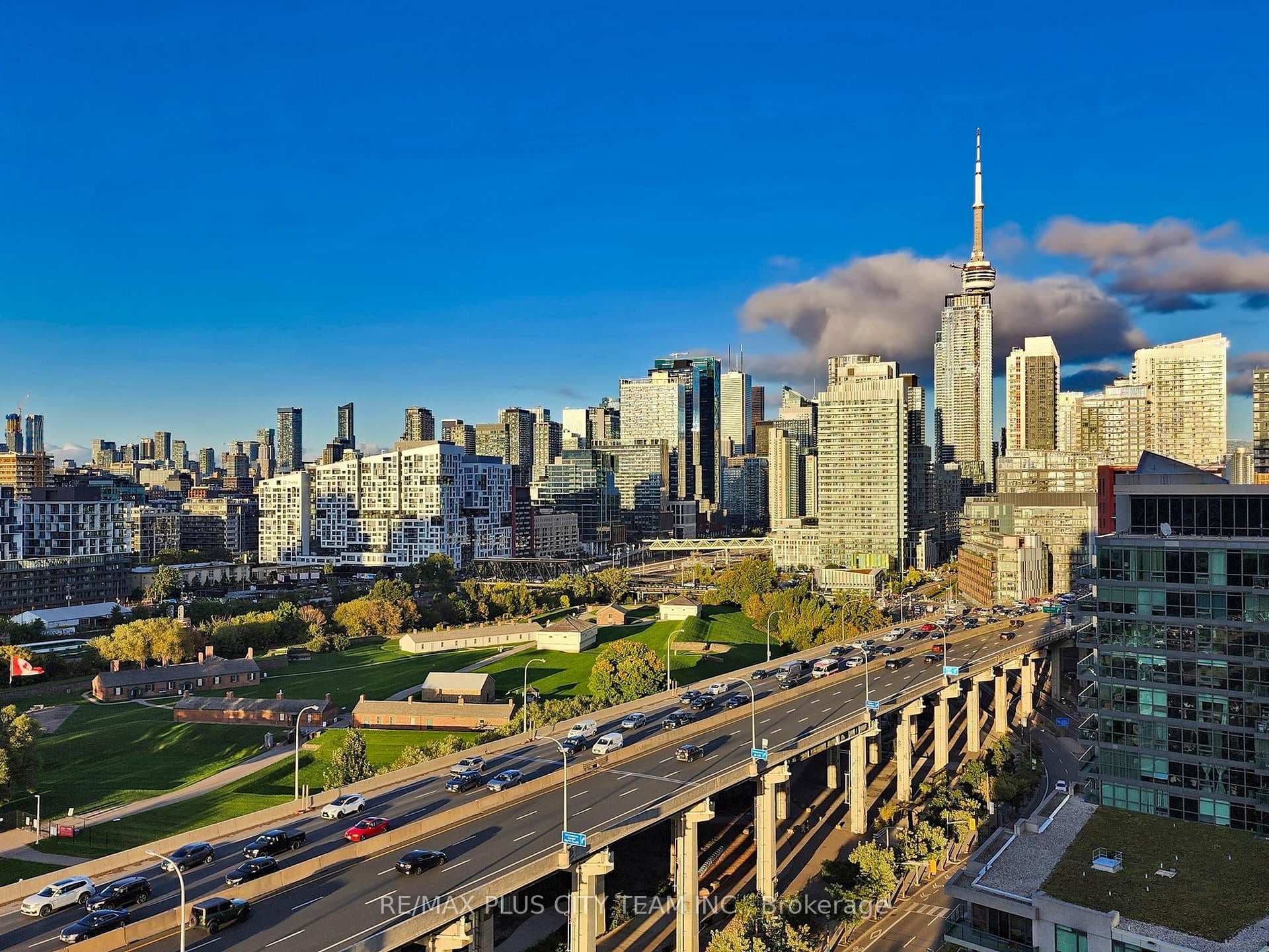 231 Fort York Boulevard Unit 1811 photo 19