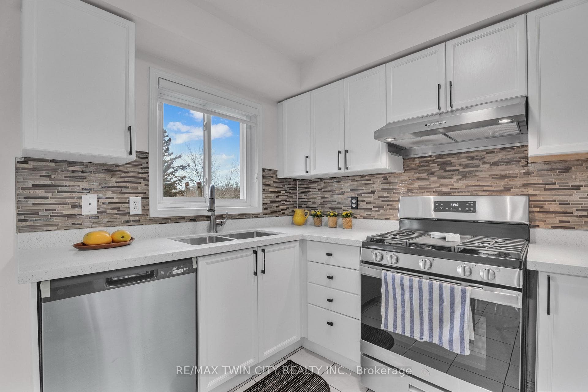34 Bunchberry Way photo 20