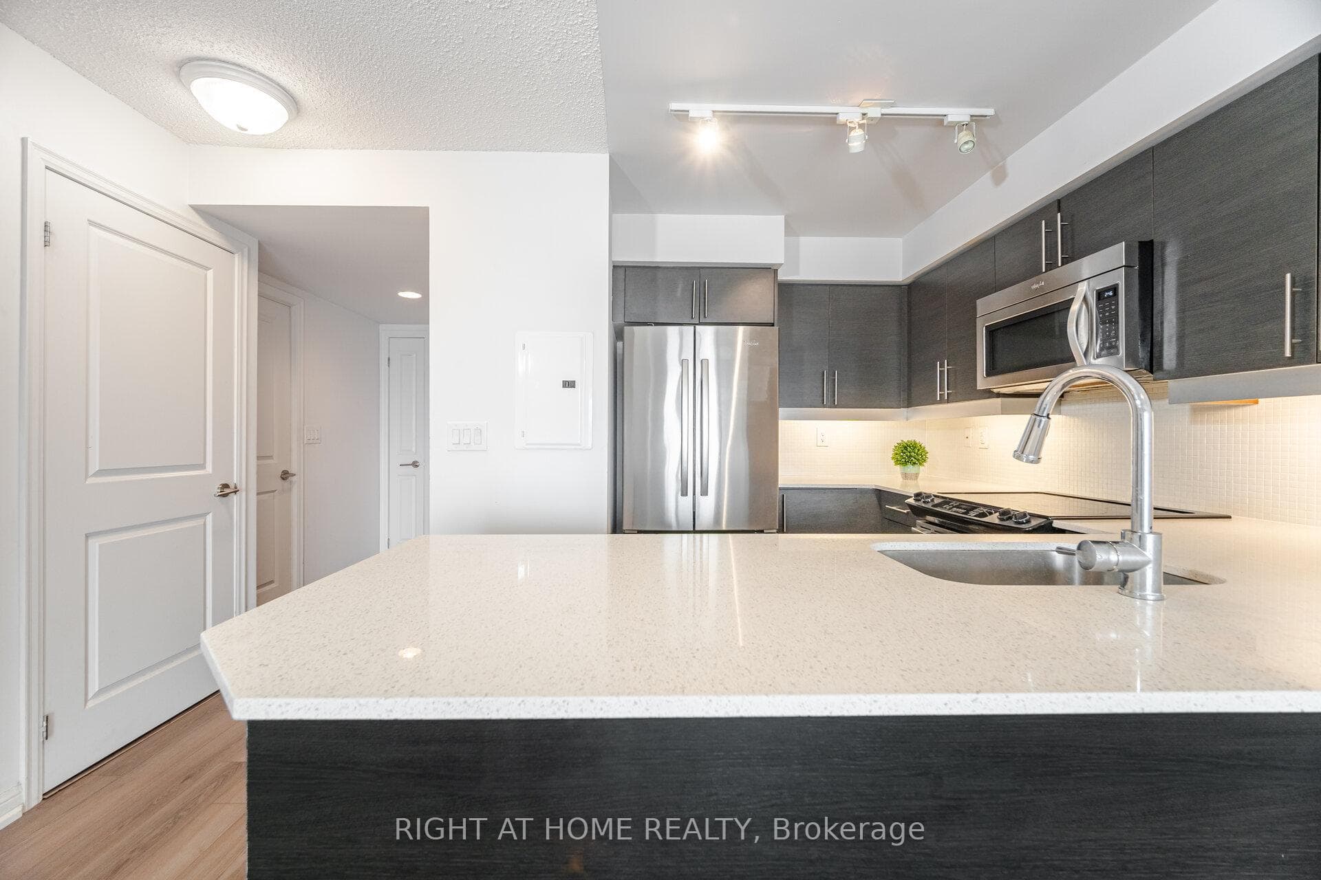 125 Western Battery Road Unit 1112 photo 9