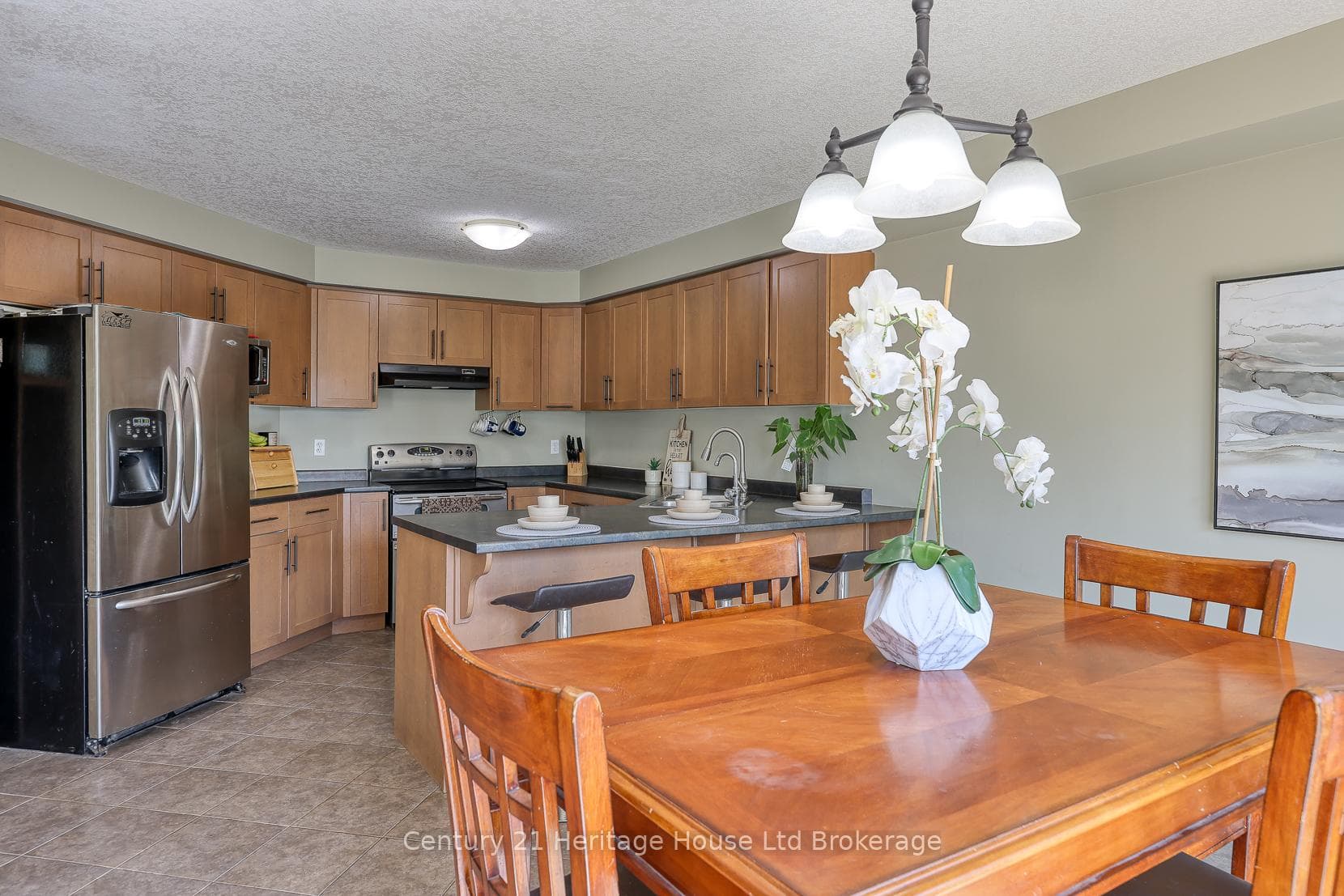 386 Champlain Avenue photo 11