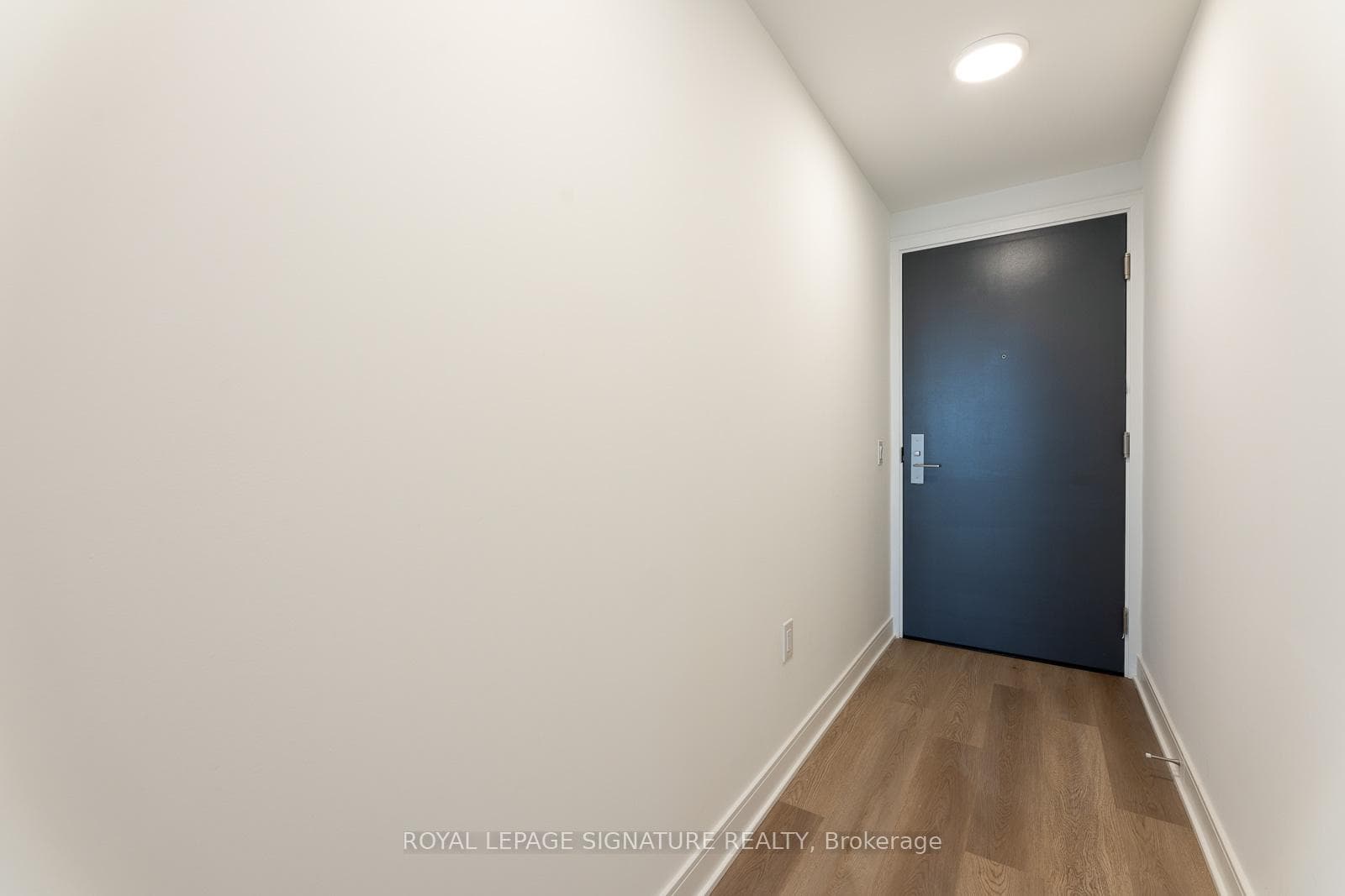 86 Dundas Street Unit 526 photo 1