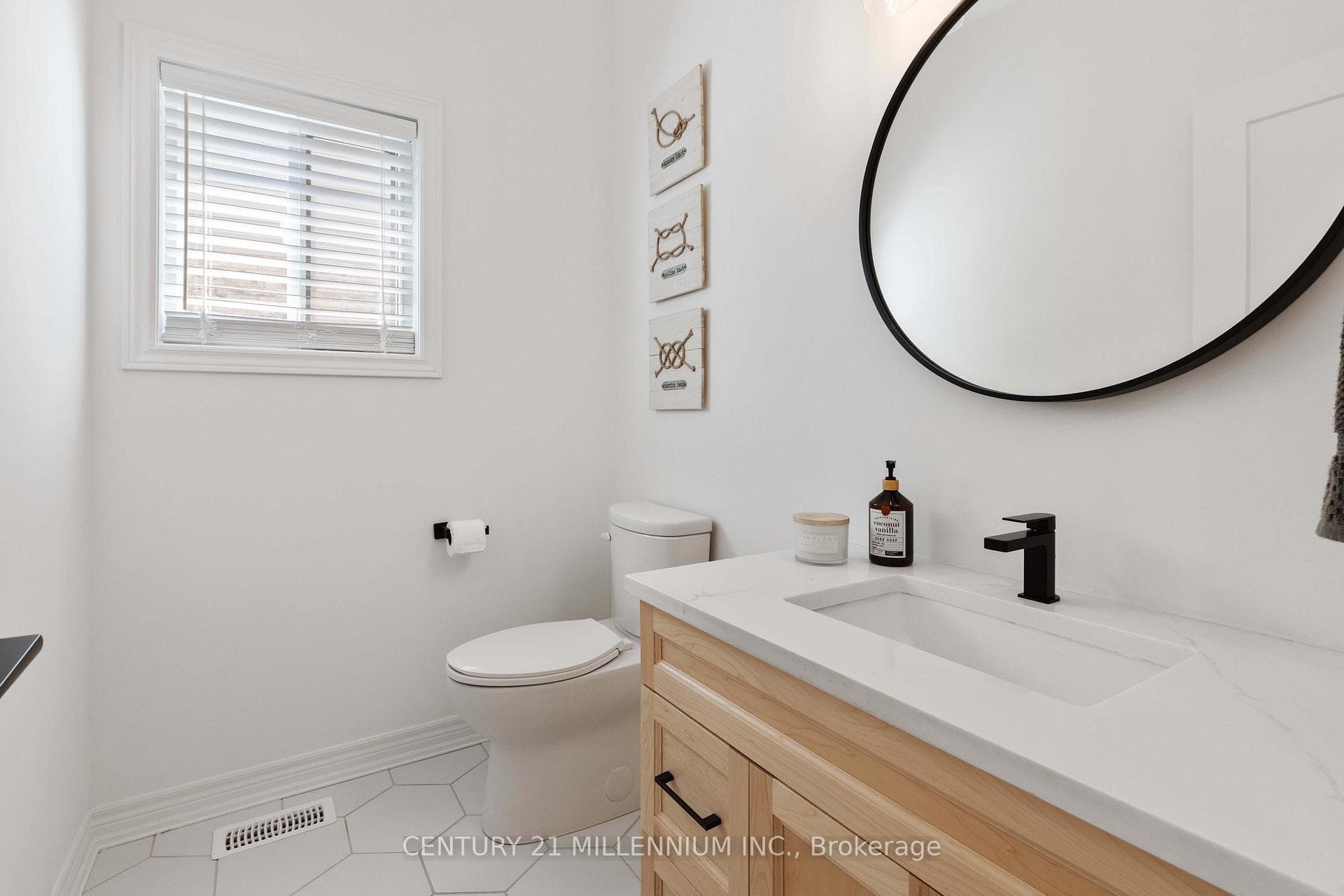 135 Plewes Drive photo 20