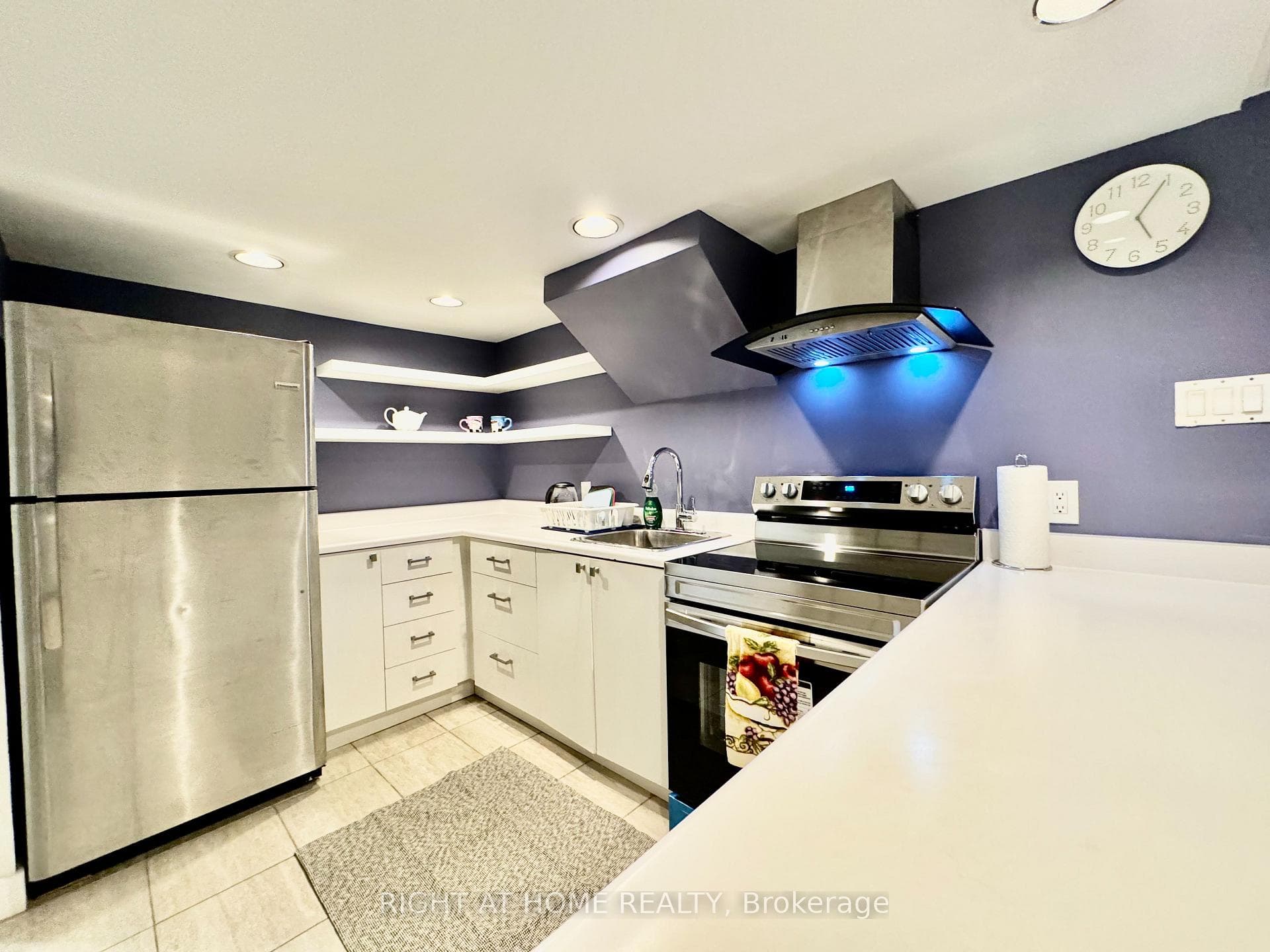 1196 Avenue Road Unit Bsmt photo 32