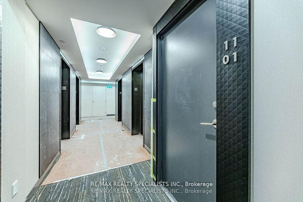 8 Wellesley Street Unit 1101 photo 4