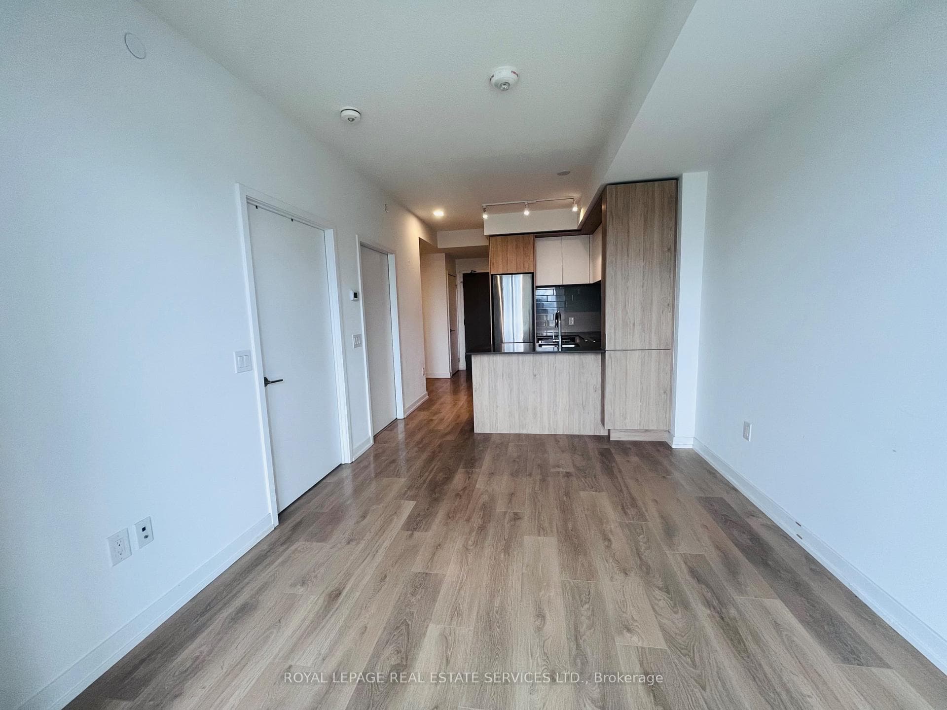 225 Sumach Street Unit 1607 photo 11