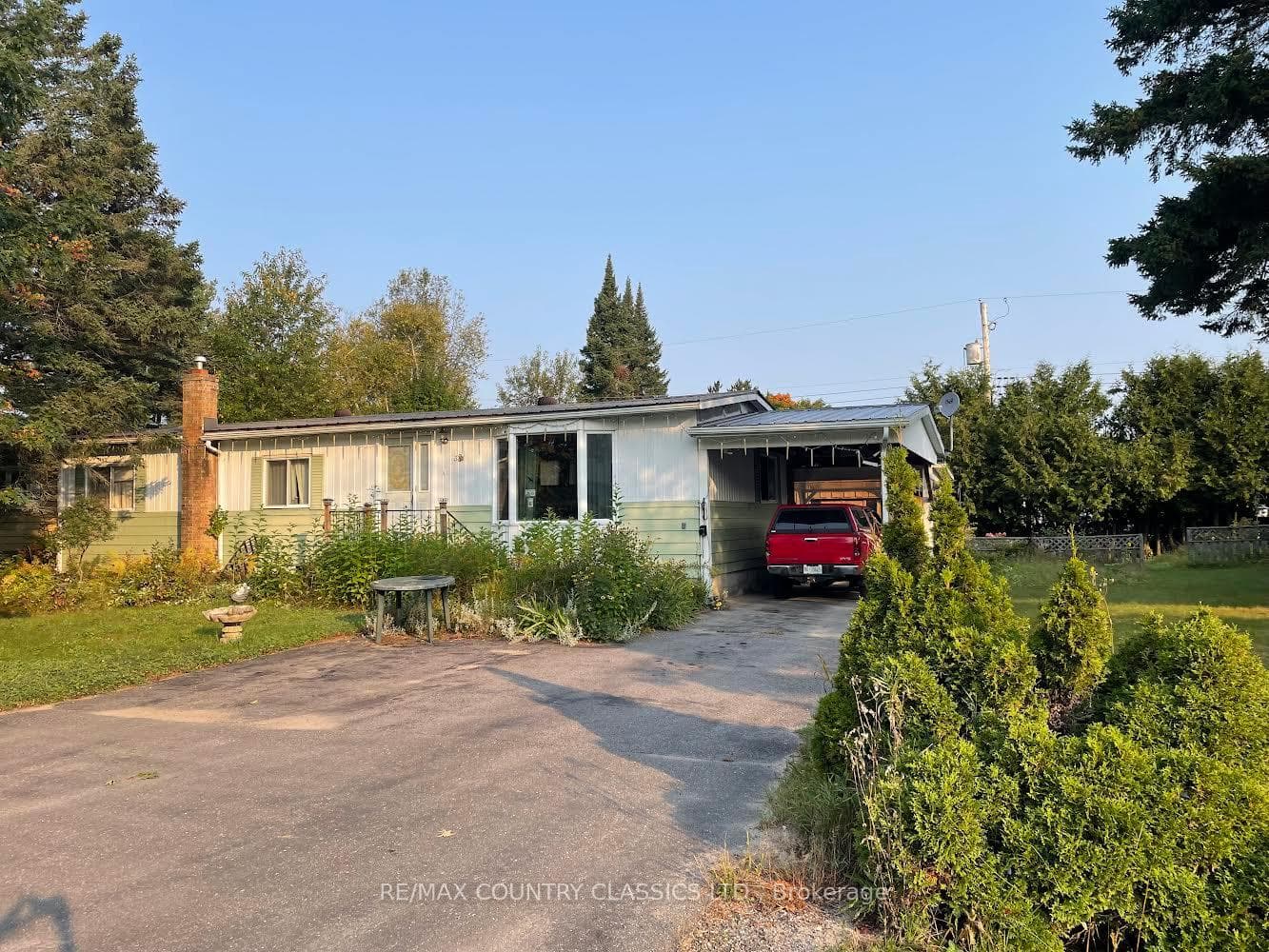 38 Great Oak Street photo 2