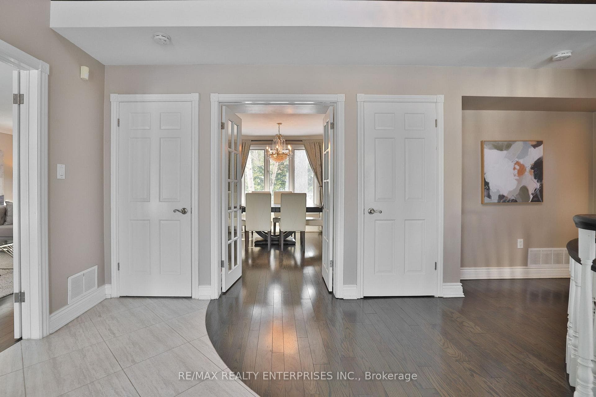 208 Mineola Road photo 8