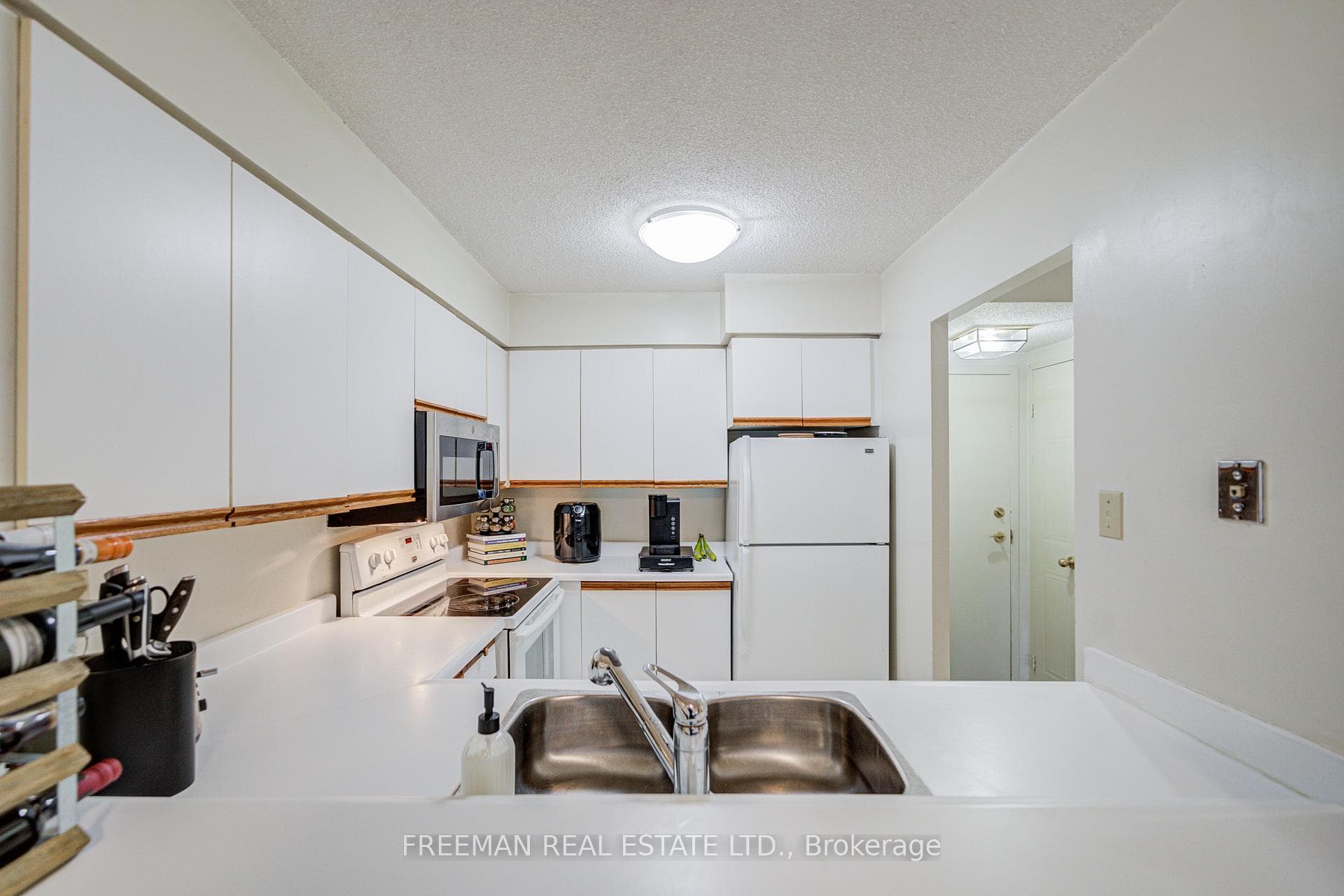 95 Prince Arthur Avenue Unit 203 photo 17